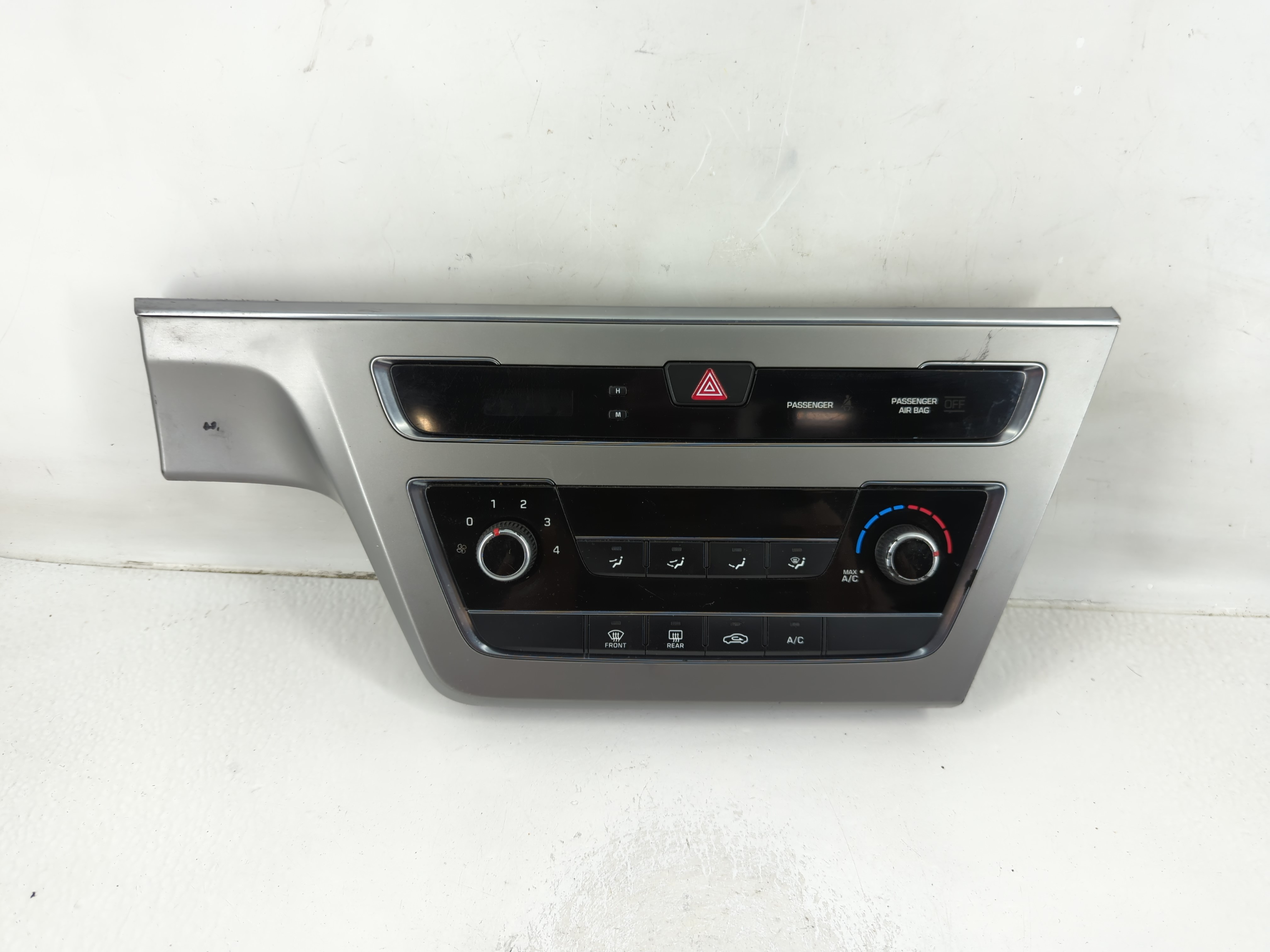 Picture of 2015 Hyundai Sonata Ac Heater Climate Control Temperature Oem 1125359