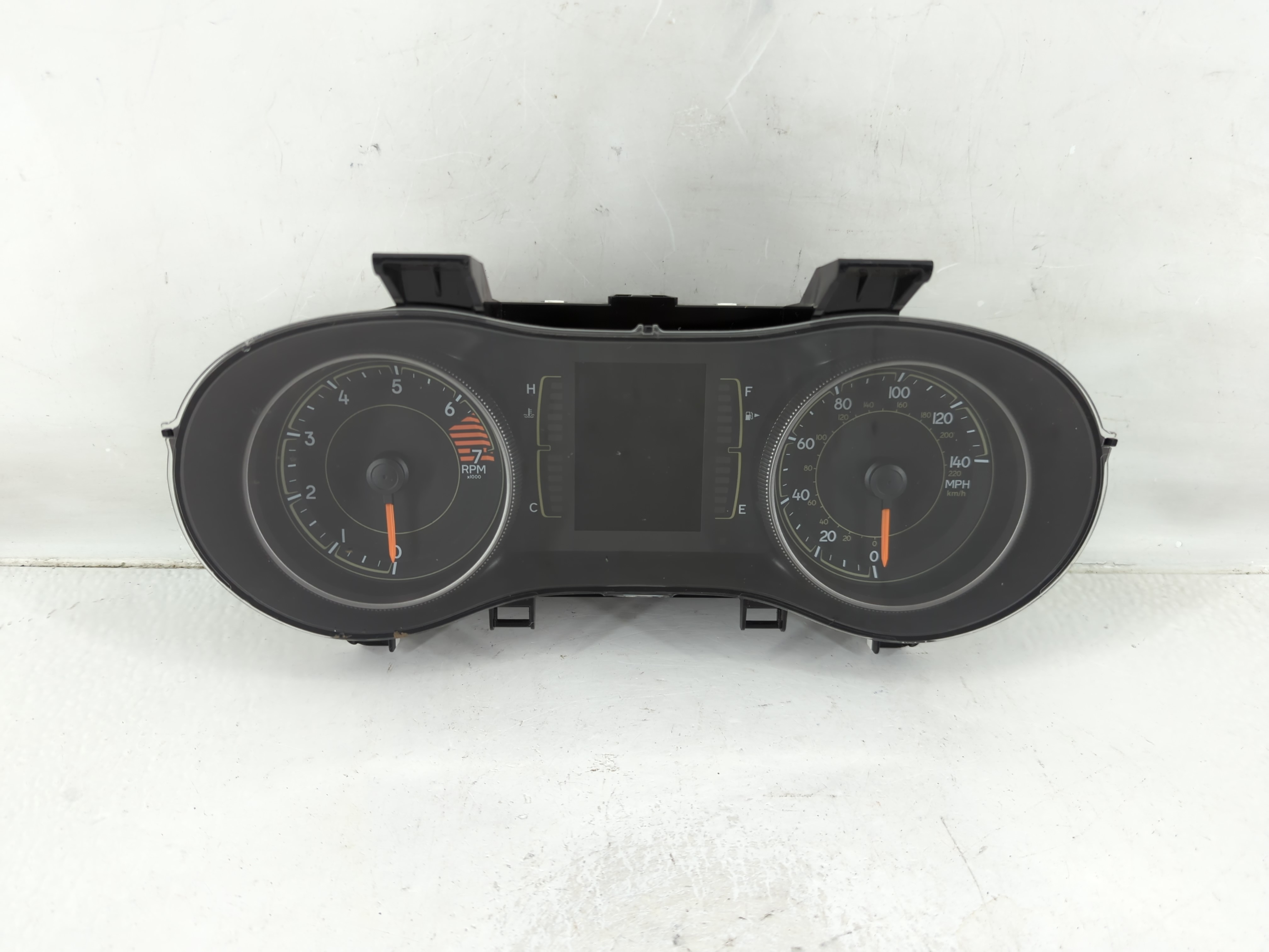 Picture of 2019-2019 Jeep Cherokee Speedometer Instrument Cluster Gauges 68379607ae 1125570