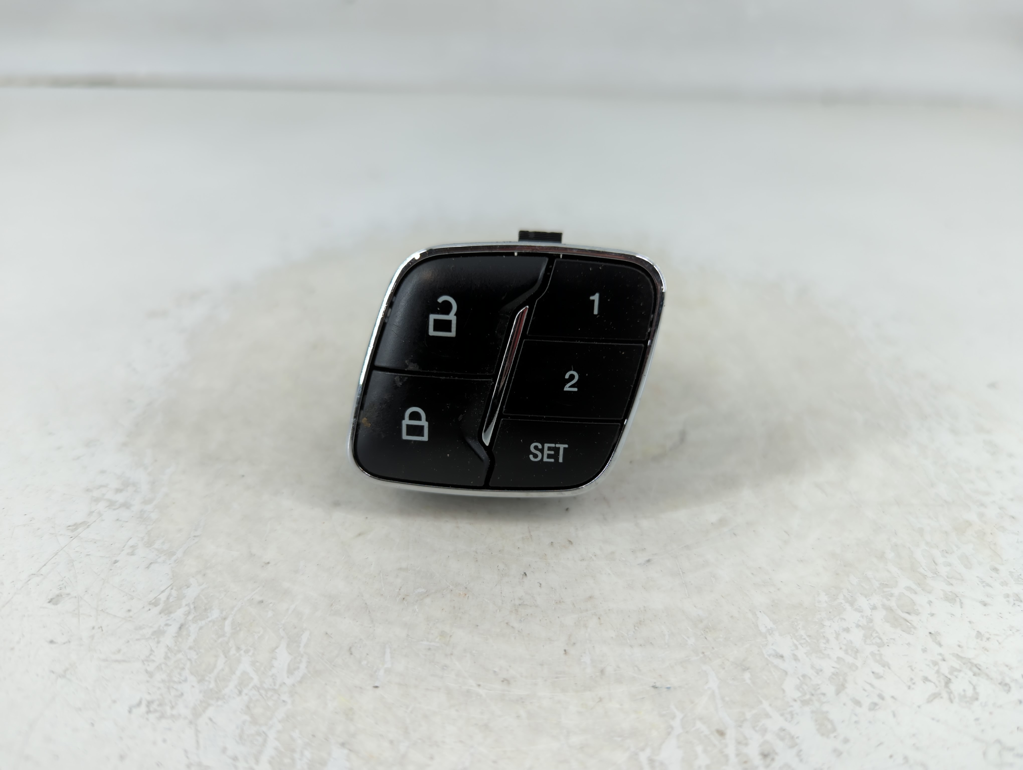 Picture of 2017-2020 Ford Fusion Driver Left Door Master Power Window Switch 1125606