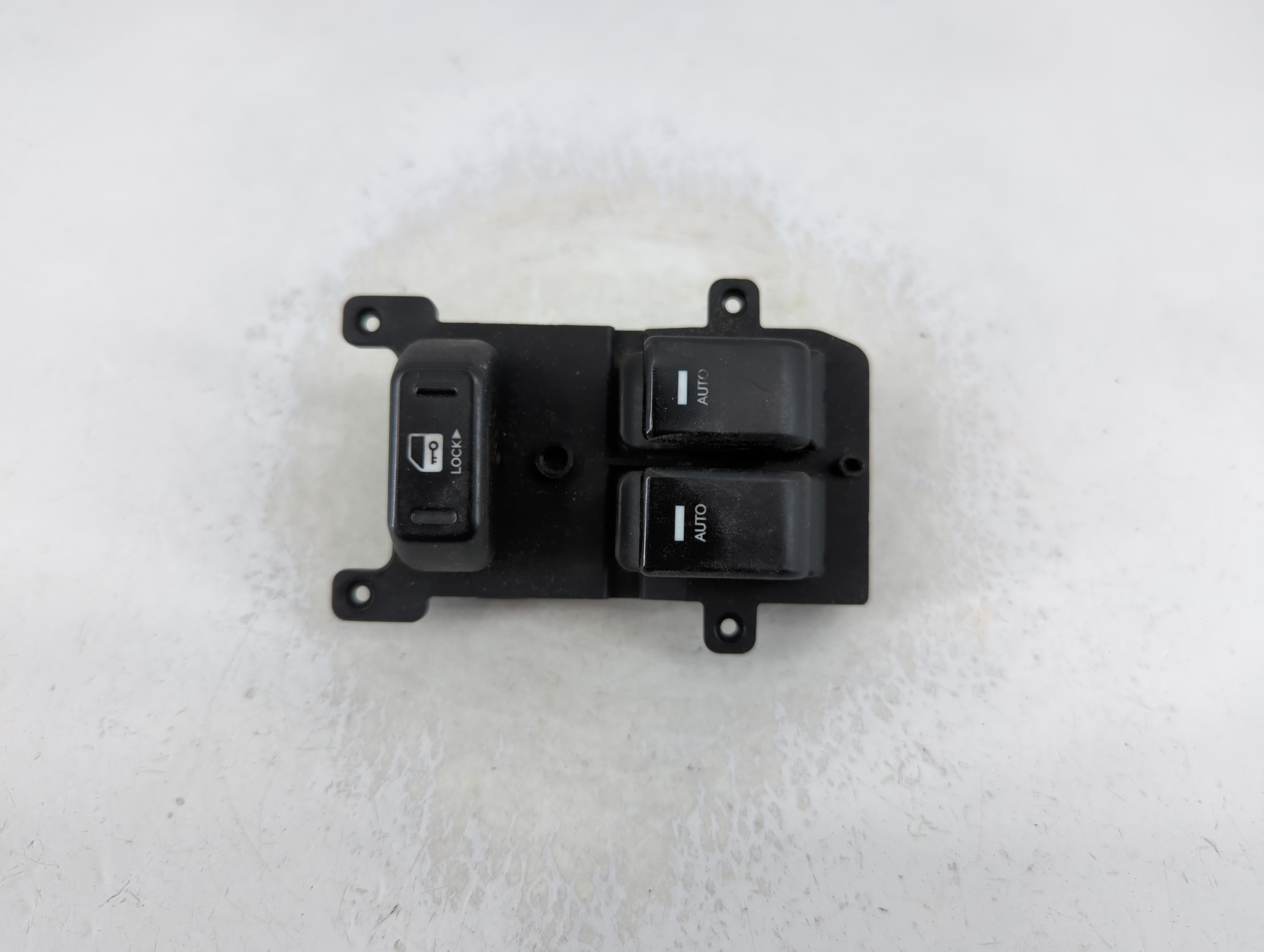 2013-2016 Hyundai Genesis Driver Left Door Master Power Window Switch 1125617 - Oemusedautoparts1.com