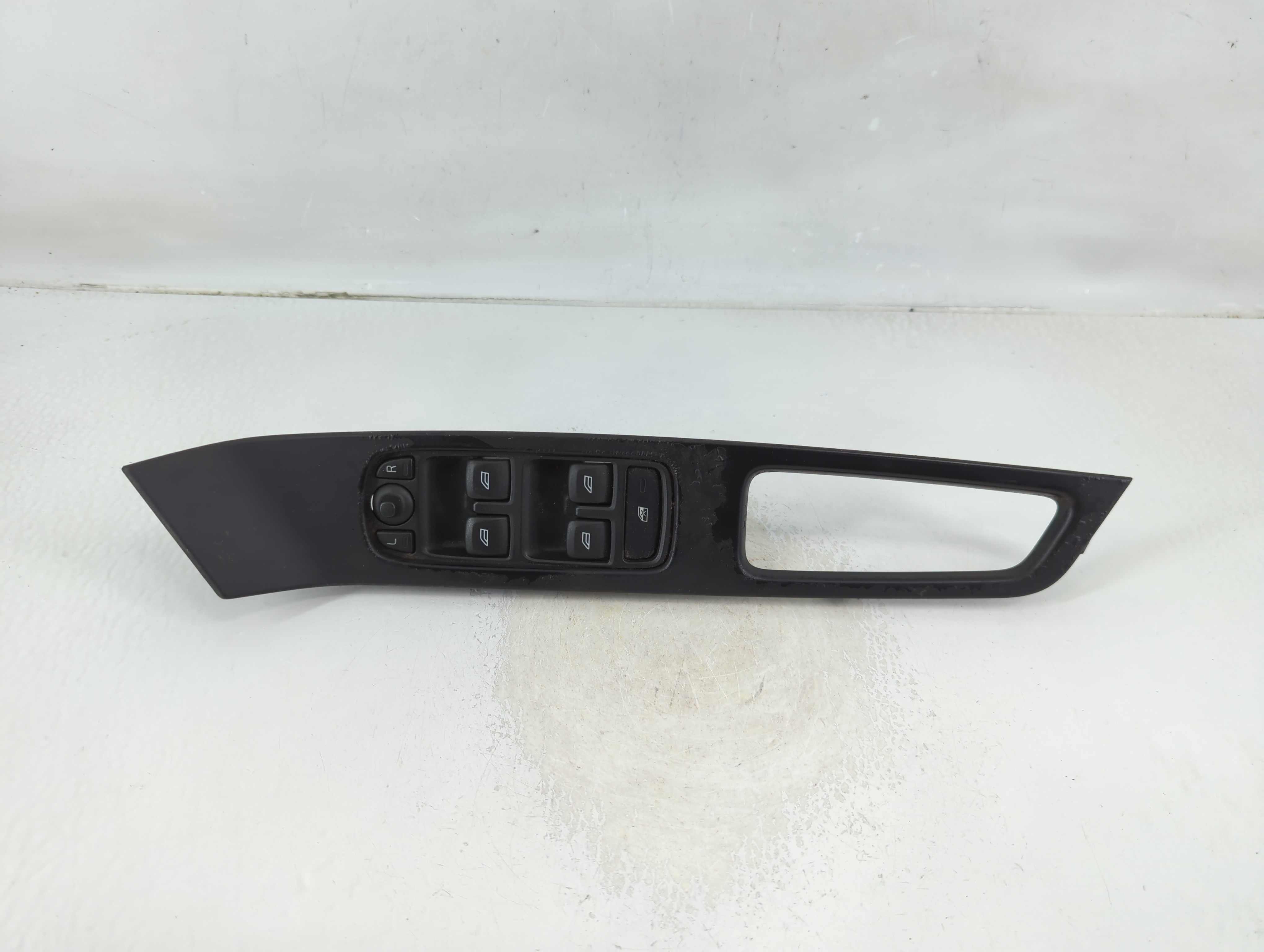 2013-2013 Volvo V60 Driver Left Door Master Power Window Switch 1125622 - Oemusedautoparts1.com