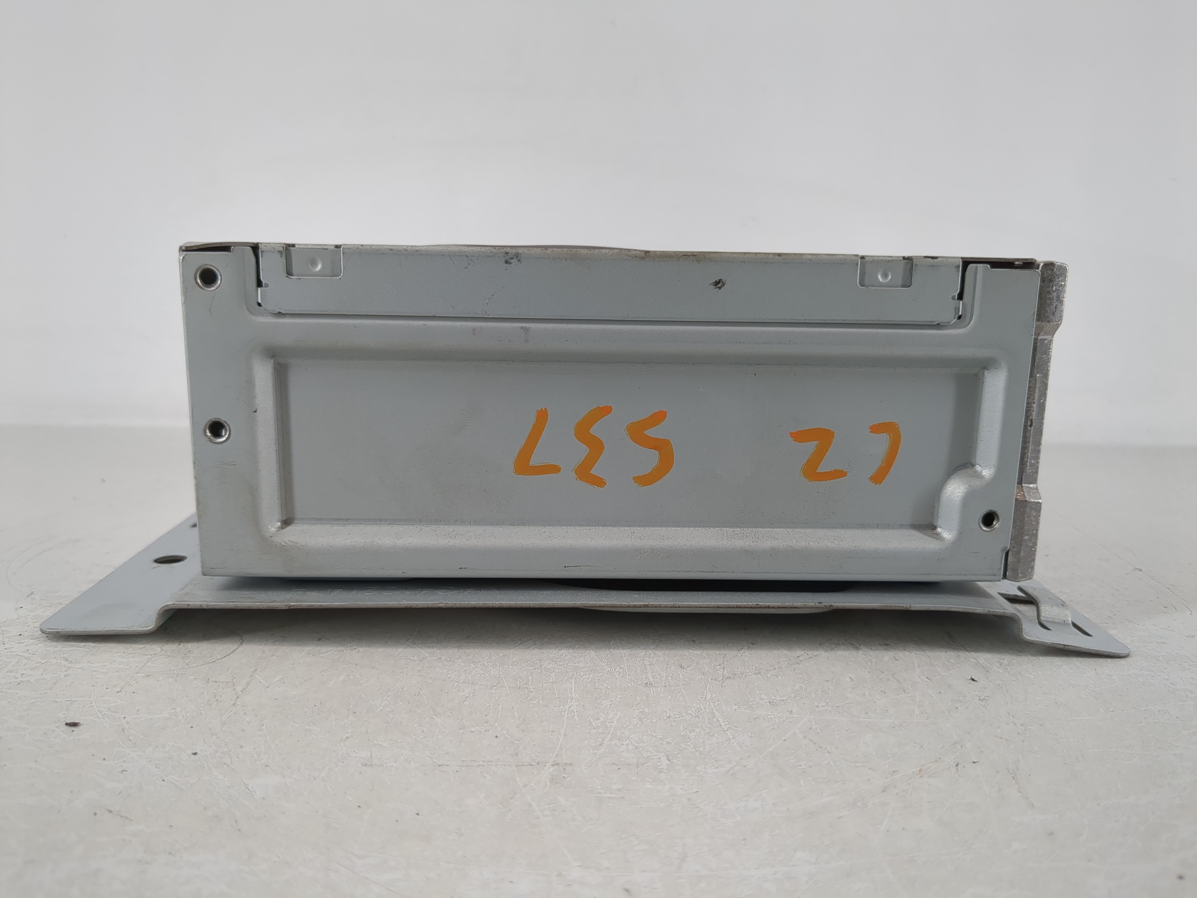2015-2016 Dodge Dart Am Fm Cd Player Radio Receiver 1125702 - Oemusedautoparts1.com