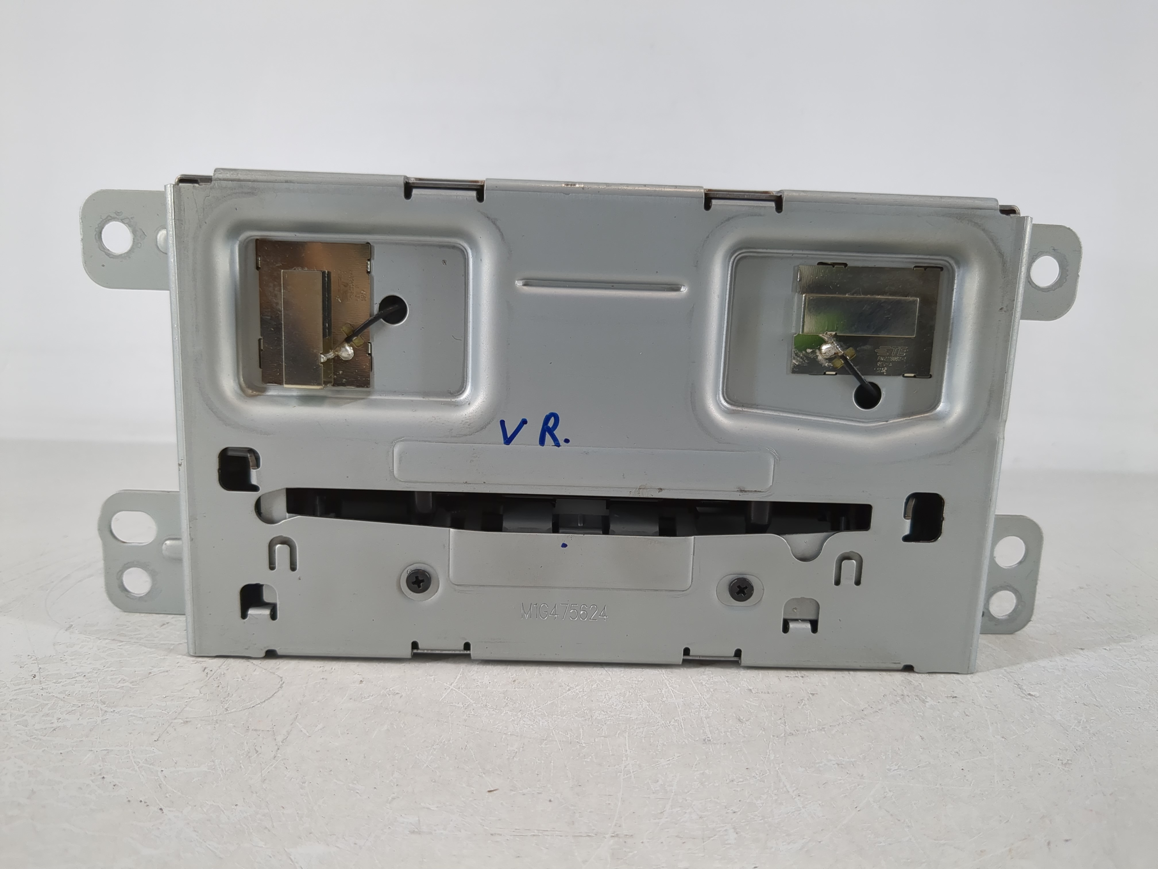 2013-2013 Chevrolet Malibu Am Fm Cd Player Radio Receiver 1125706 - Oemusedautoparts1.com