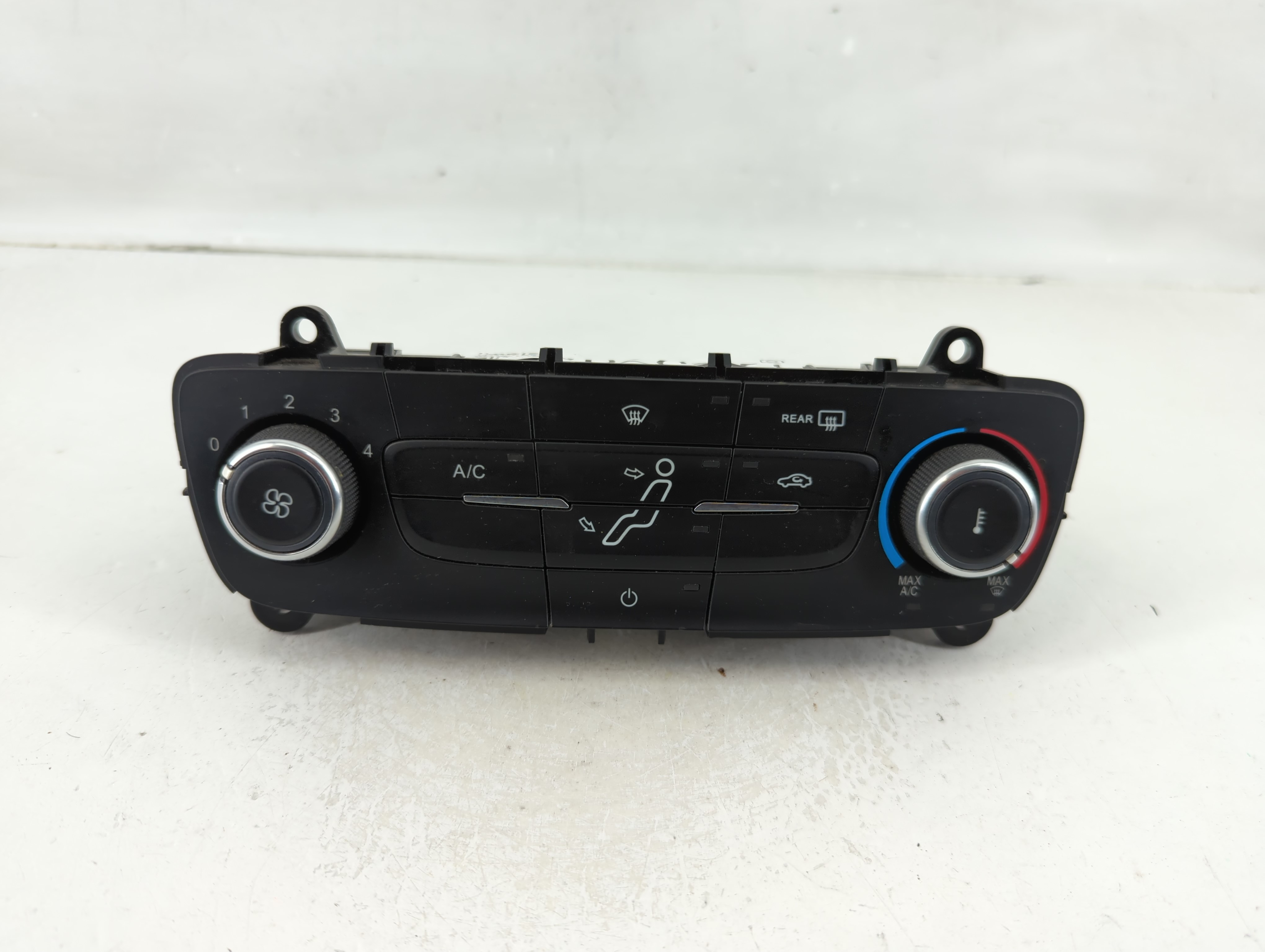 2015-2018 Ford Focus Ac Heater Climate Control F1et-19980-je 1125767 - Oemusedautoparts1.com