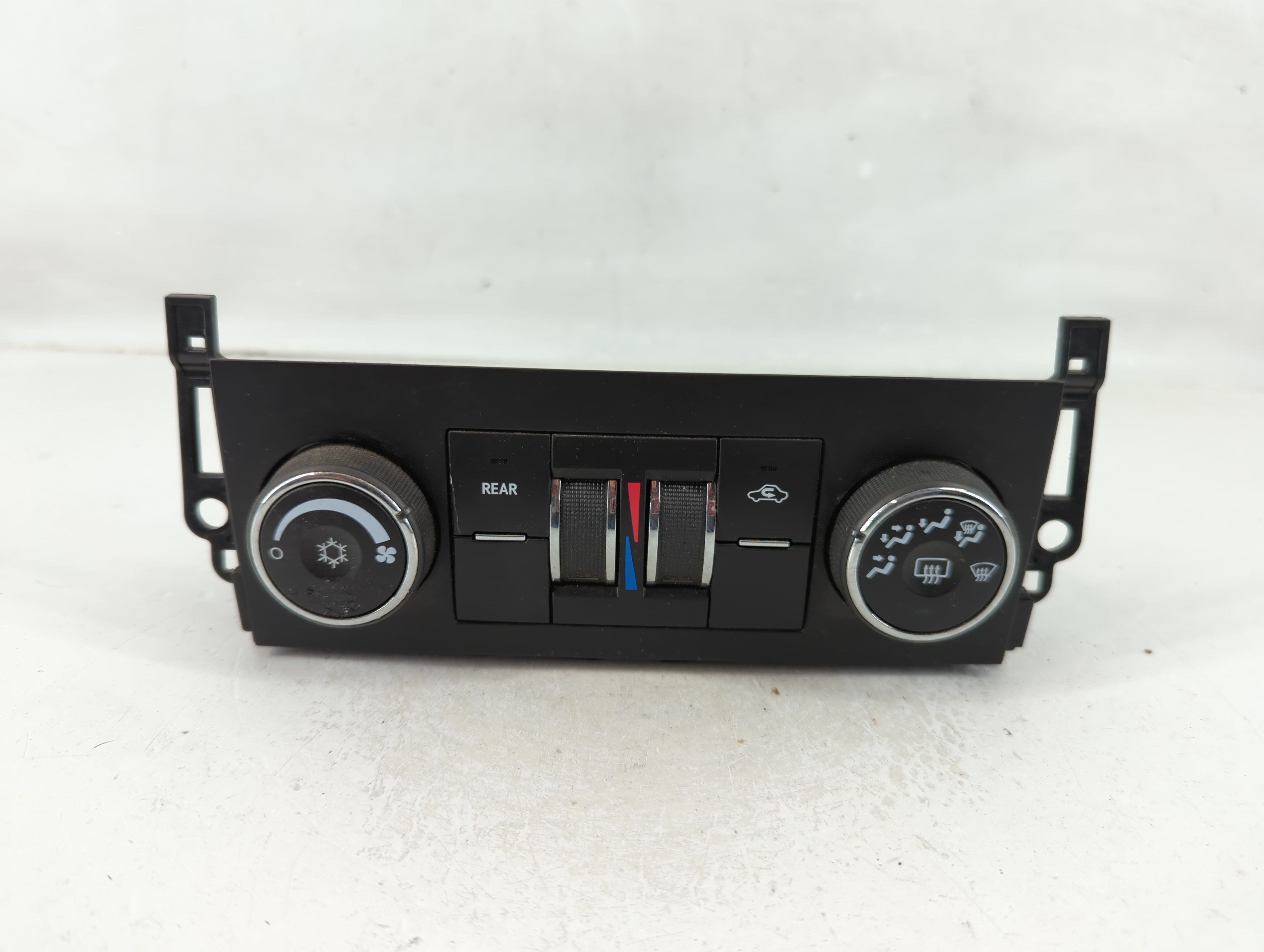2012-2014 Chevrolet Tahoe Ac Heater Climate Control 22879021 1125769 - Oemusedautoparts1.com