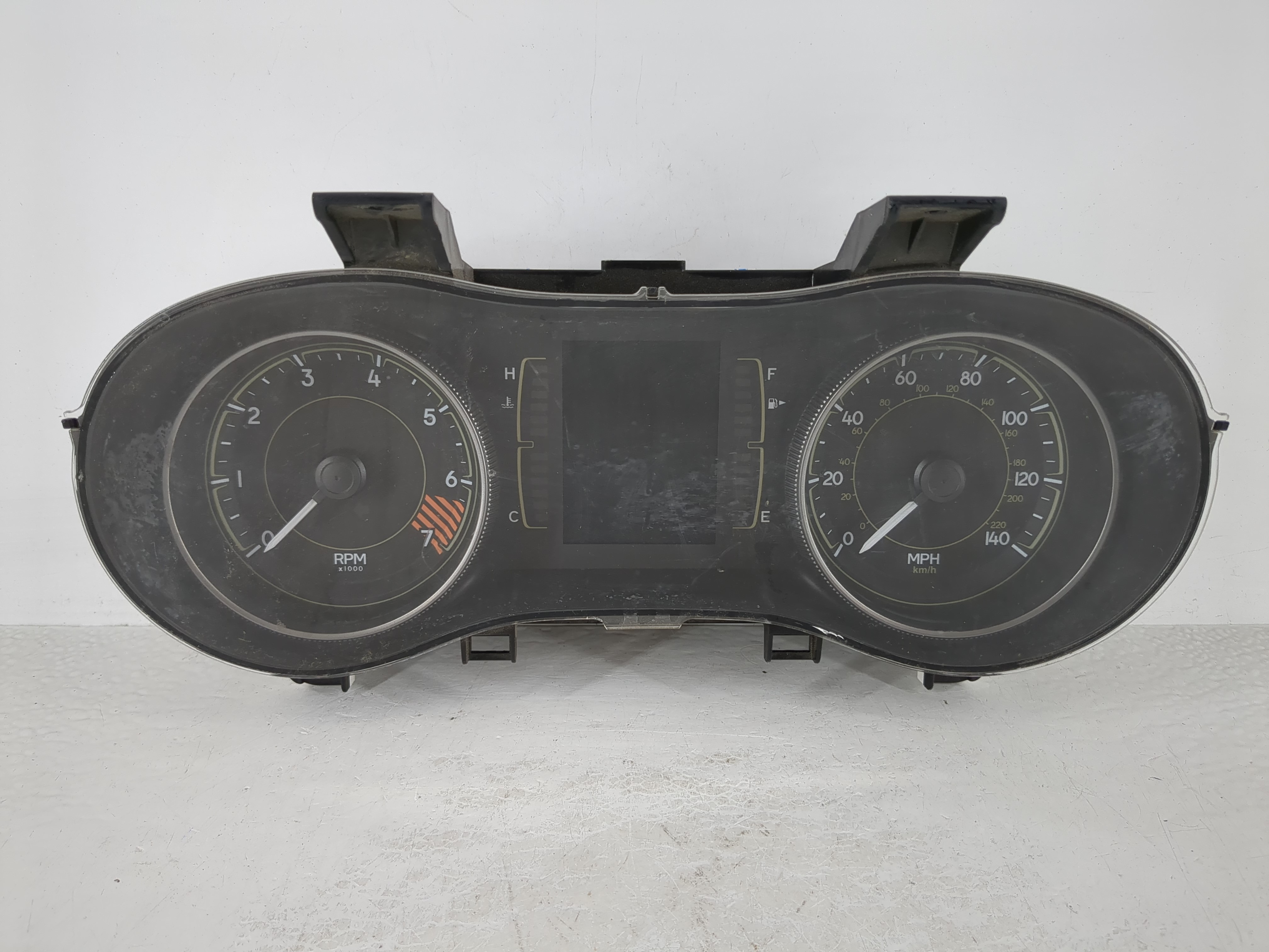 Picture of 2014-2014 Jeep Cherokee Speedometer Instrument Cluster Gauges 1125929