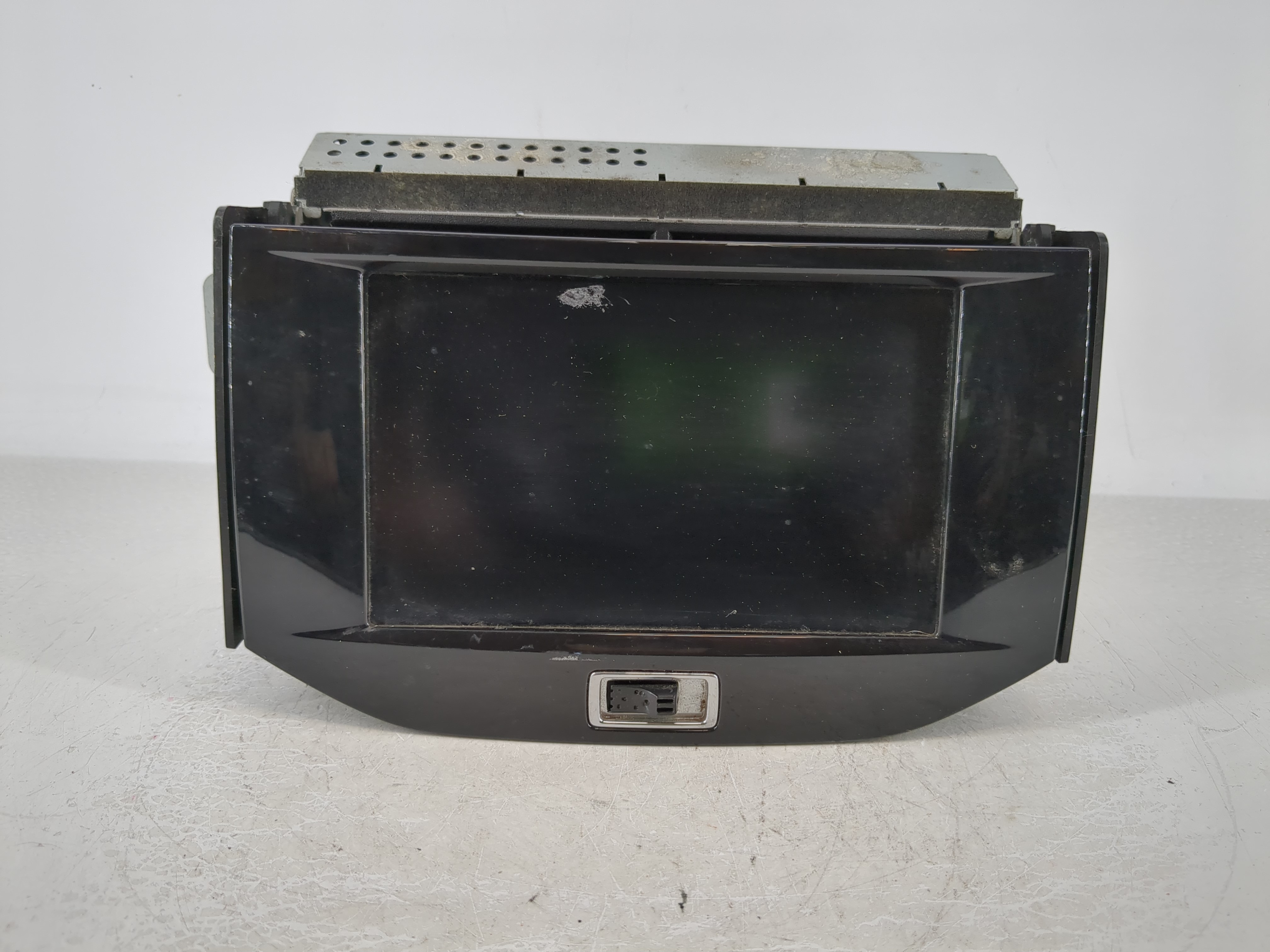 2013-2016 Chevrolet Malibu Information Display Screen 1126246 - Oemusedautoparts1.com