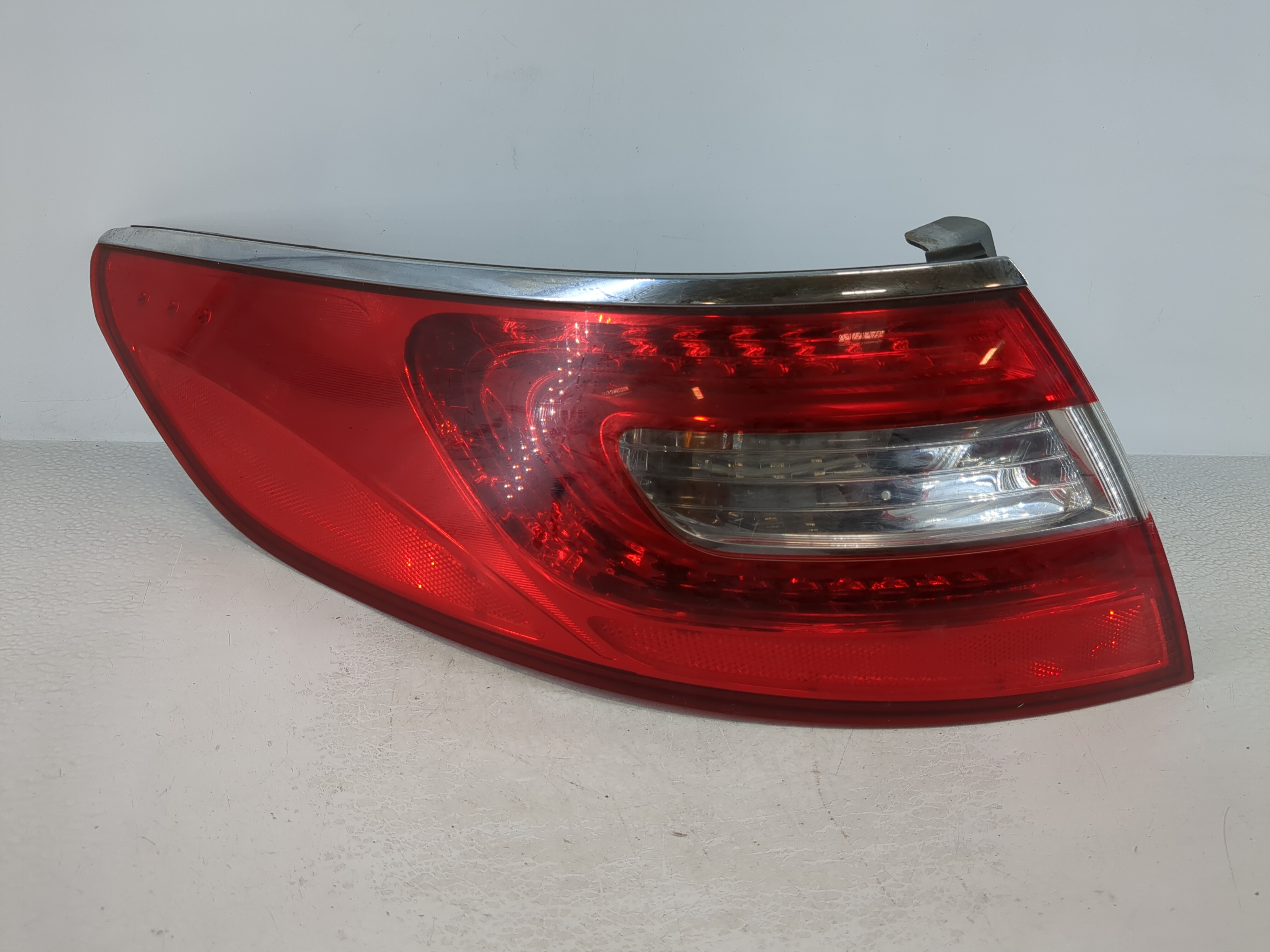 2012-2017 Hyundai Azera Driver Left Side Tail Light Taillight Oem 1126373 - Oemusedautoparts1.com