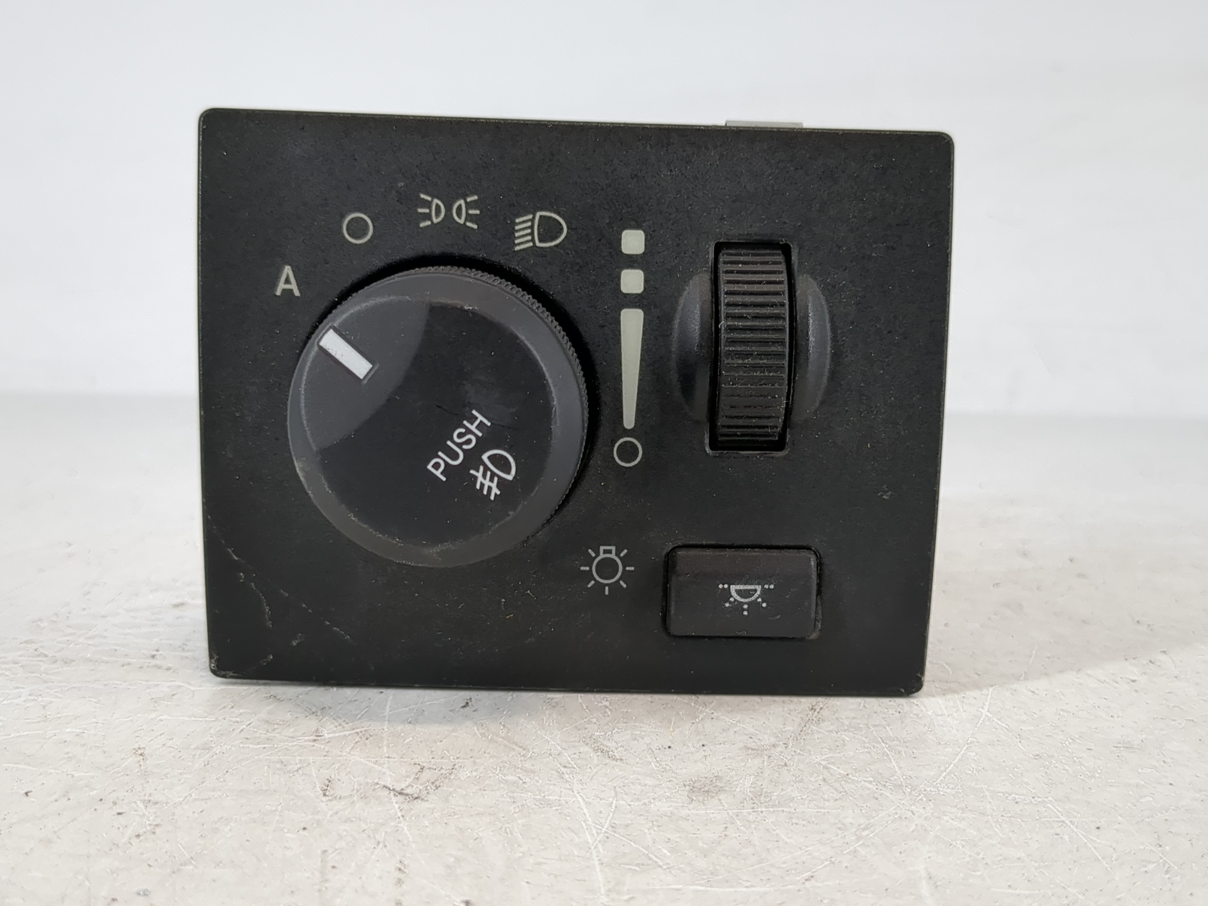 Picture of 2009 Chrysler Town & Country Headlight Head Light Switch Lamp Control 1126923