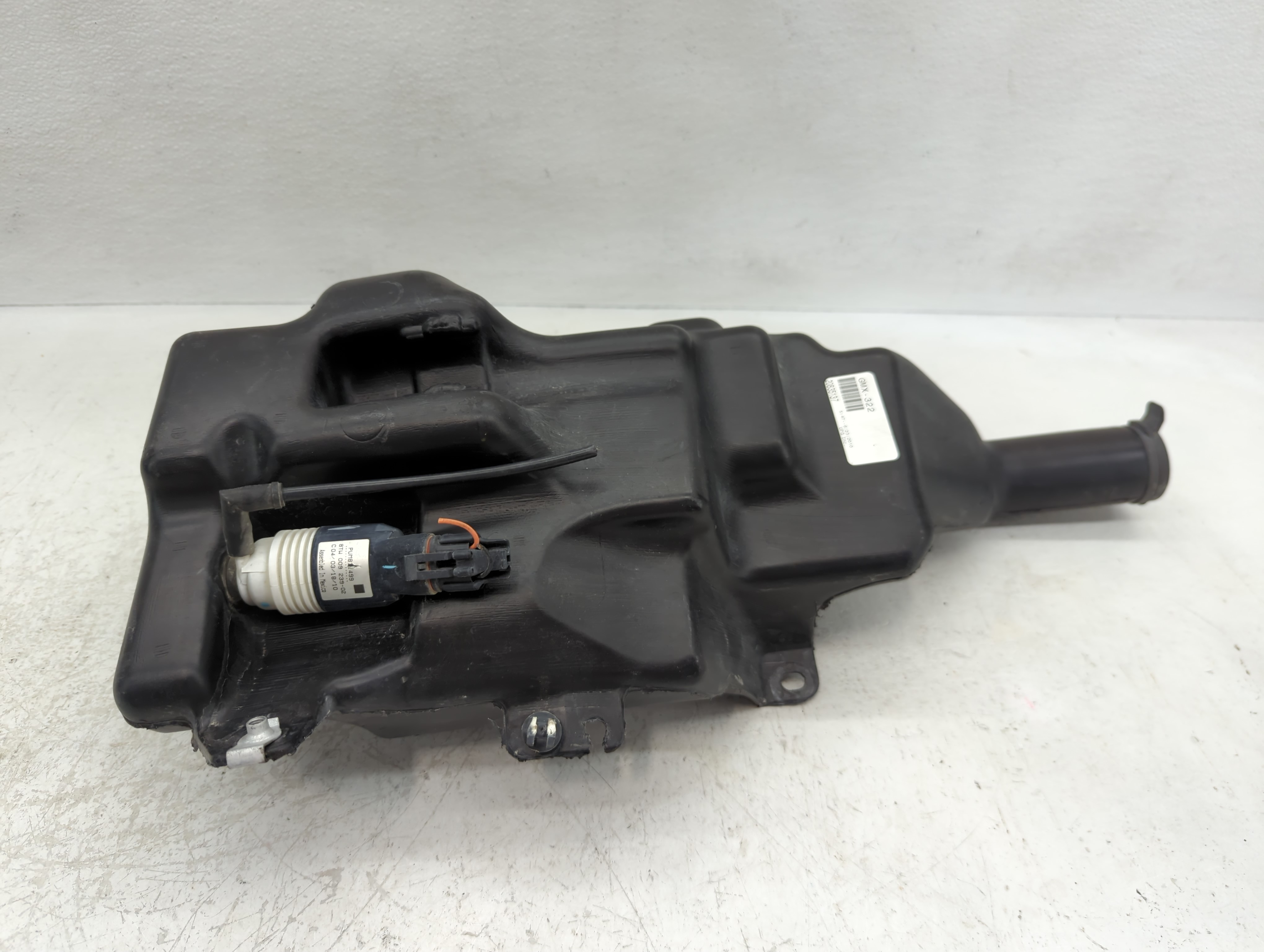 2010-2012 Cadillac Cts Windshield Washer Fluid Reservoir Bottle Oem 1127054 - Oemusedautoparts1.com