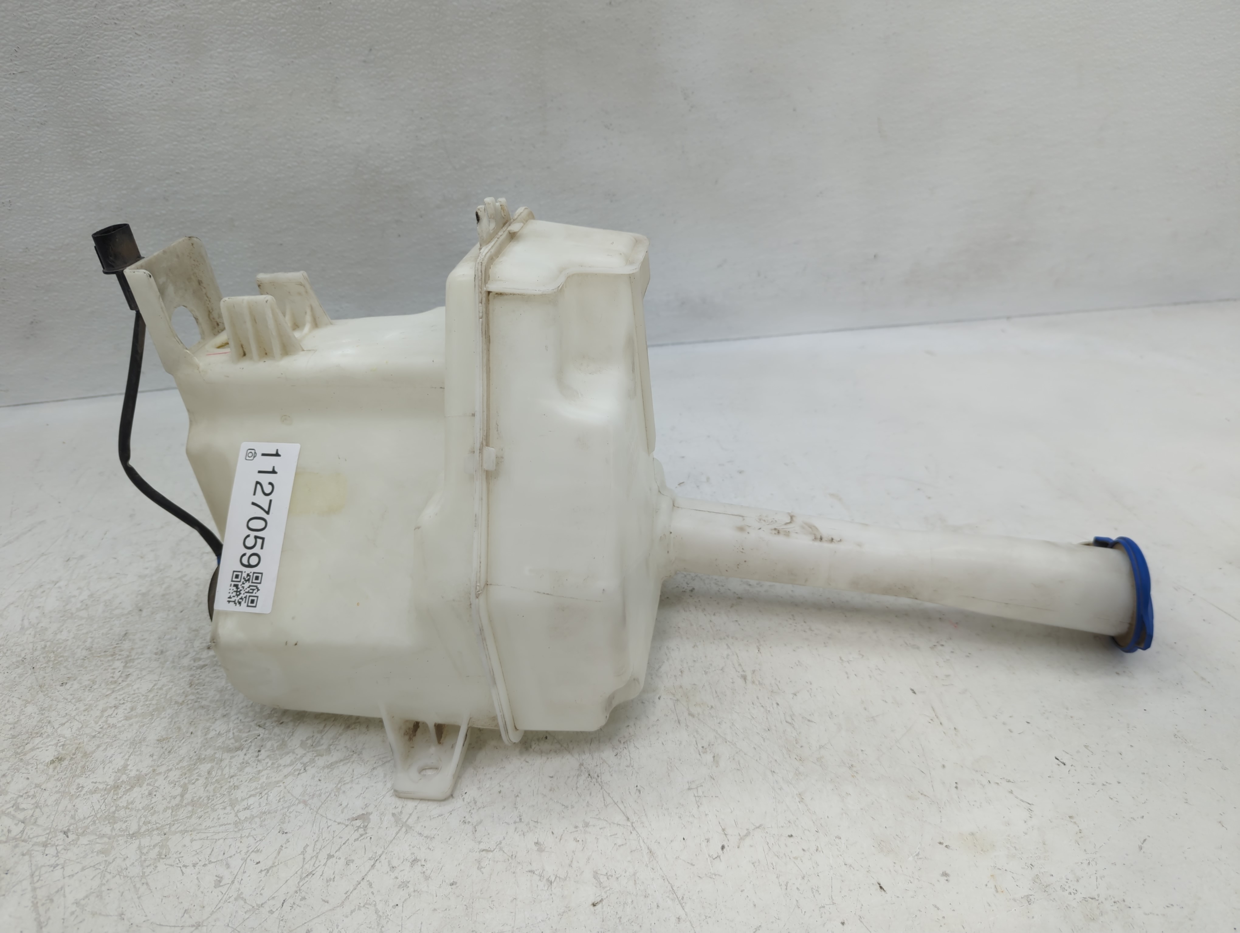 Picture of 2015-2019 Hyundai Sonata Windshield Washer Fluid Reservoir Bottle Oem 1127059
