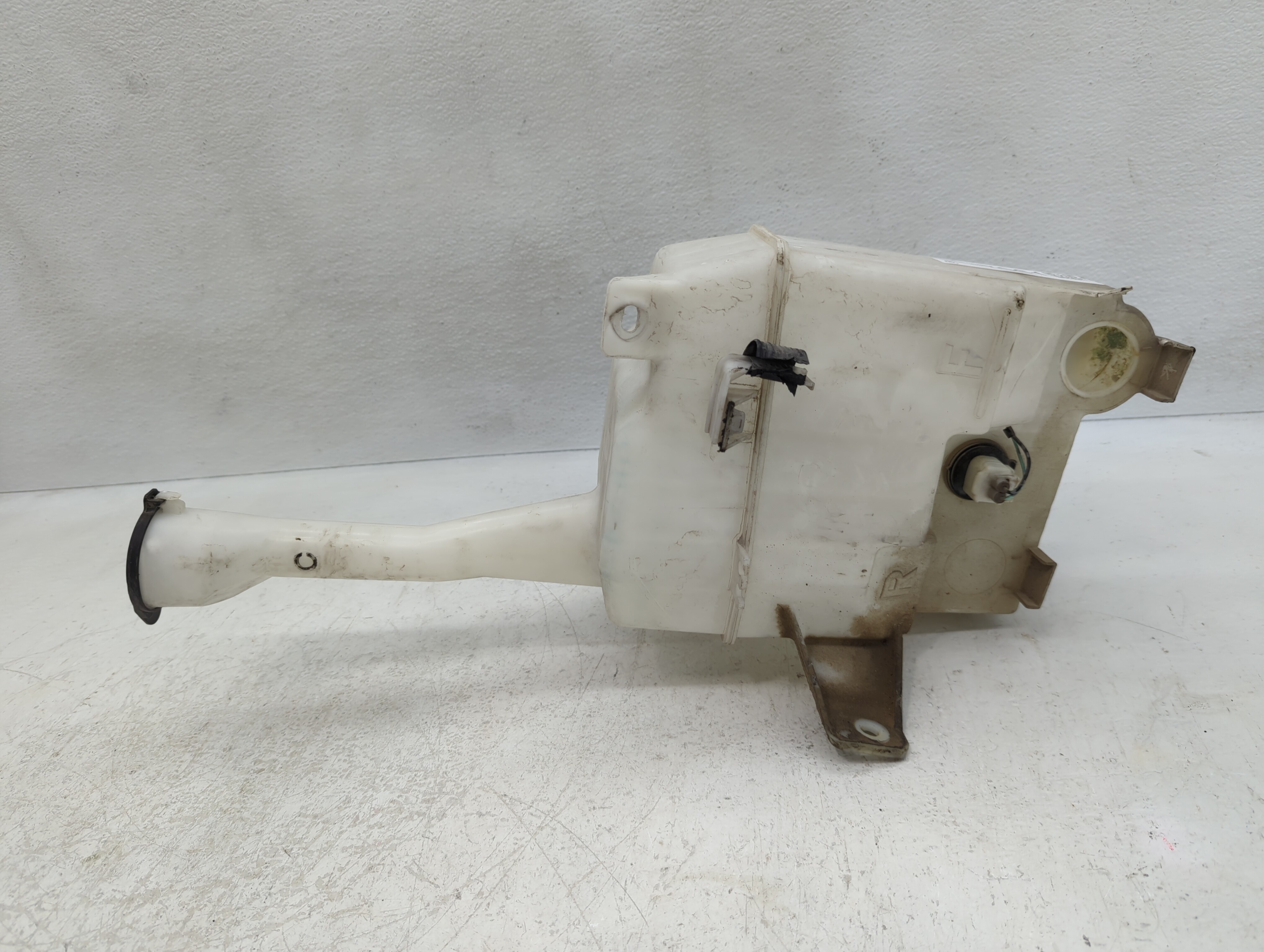 Picture of 2007-2011 Toyota Camry Windshield Washer Fluid Reservoir Bottle Oem 1127061