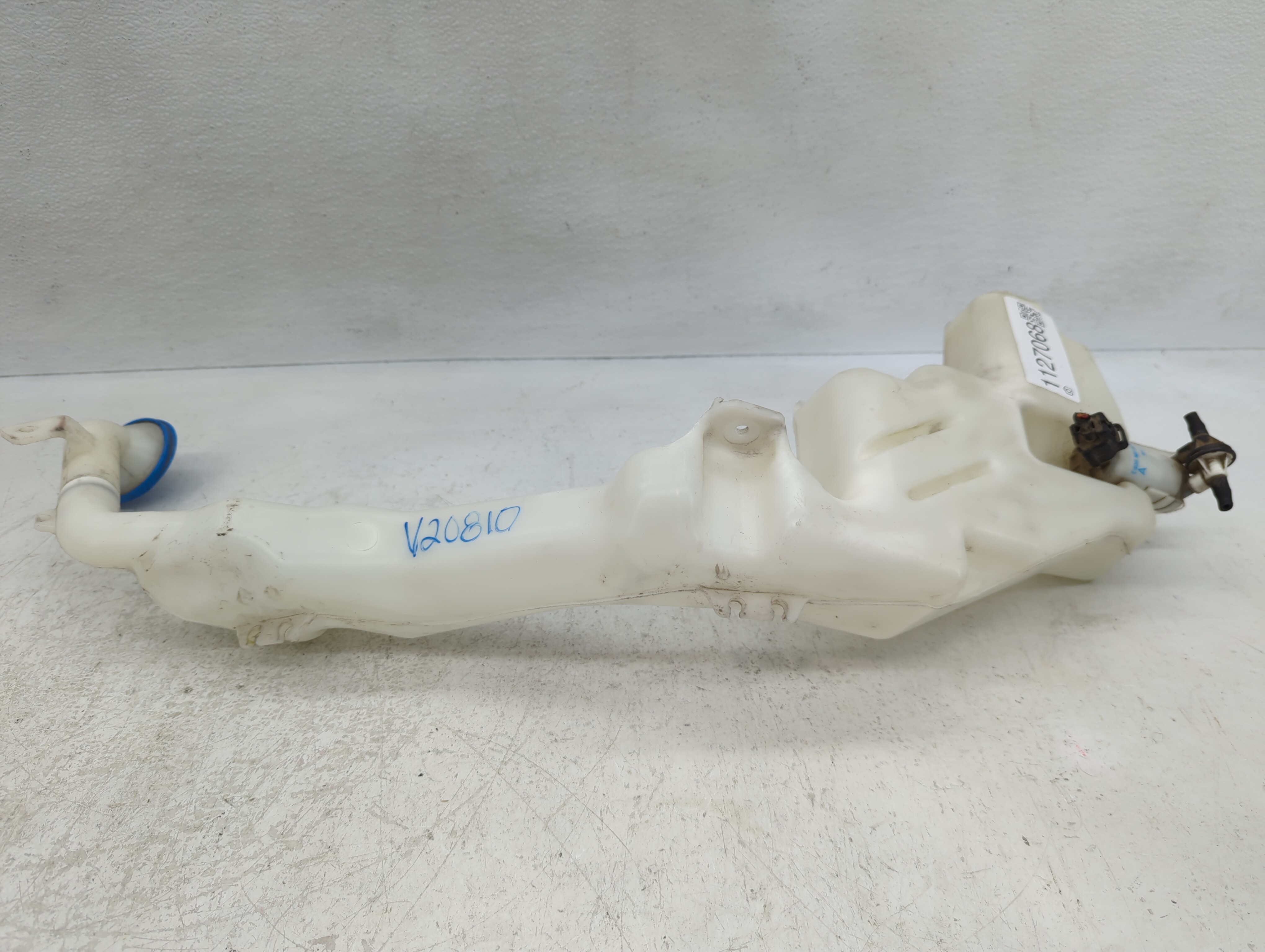 Picture of 2007-2009 Honda Cr-v Windshield Washer Fluid Reservoir Bottle Oem 1127068