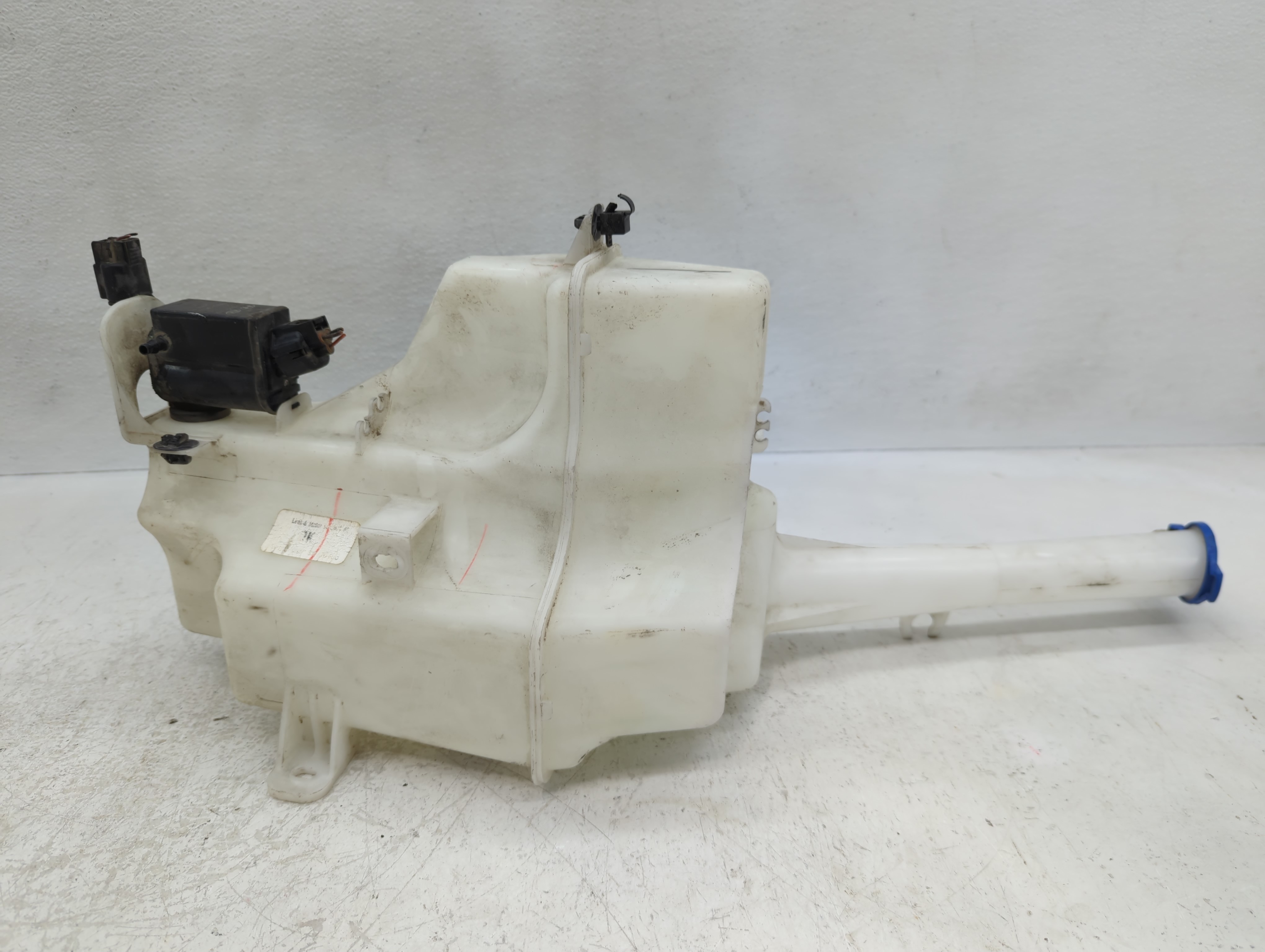 Picture of 2014-2015 Kia Sorento Windshield Washer Fluid Reservoir Bottle Oem 1127093