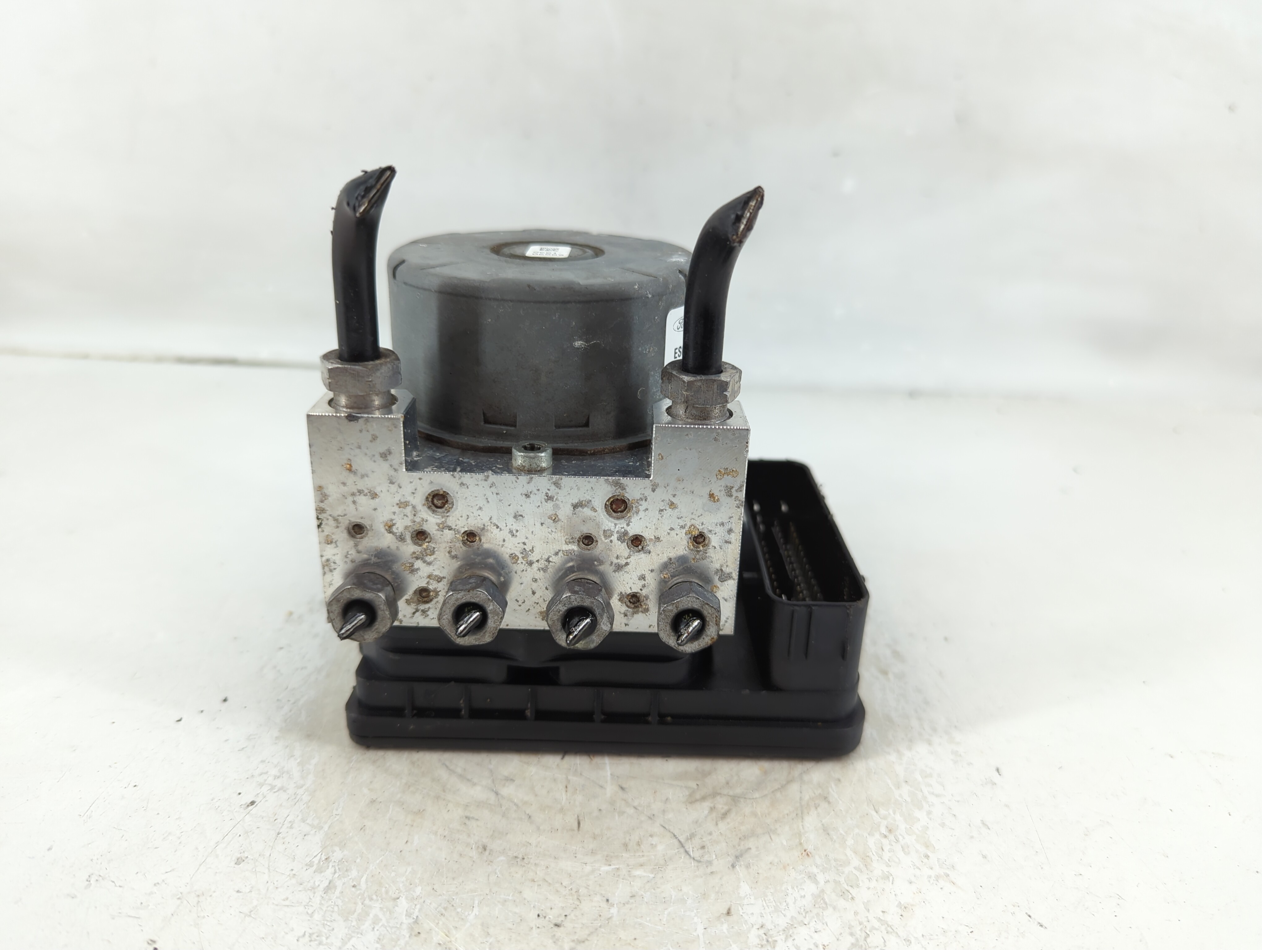 2019-2019 Lincoln Mkc Abs Pump Control Module 1127124 - Oemusedautoparts1.com