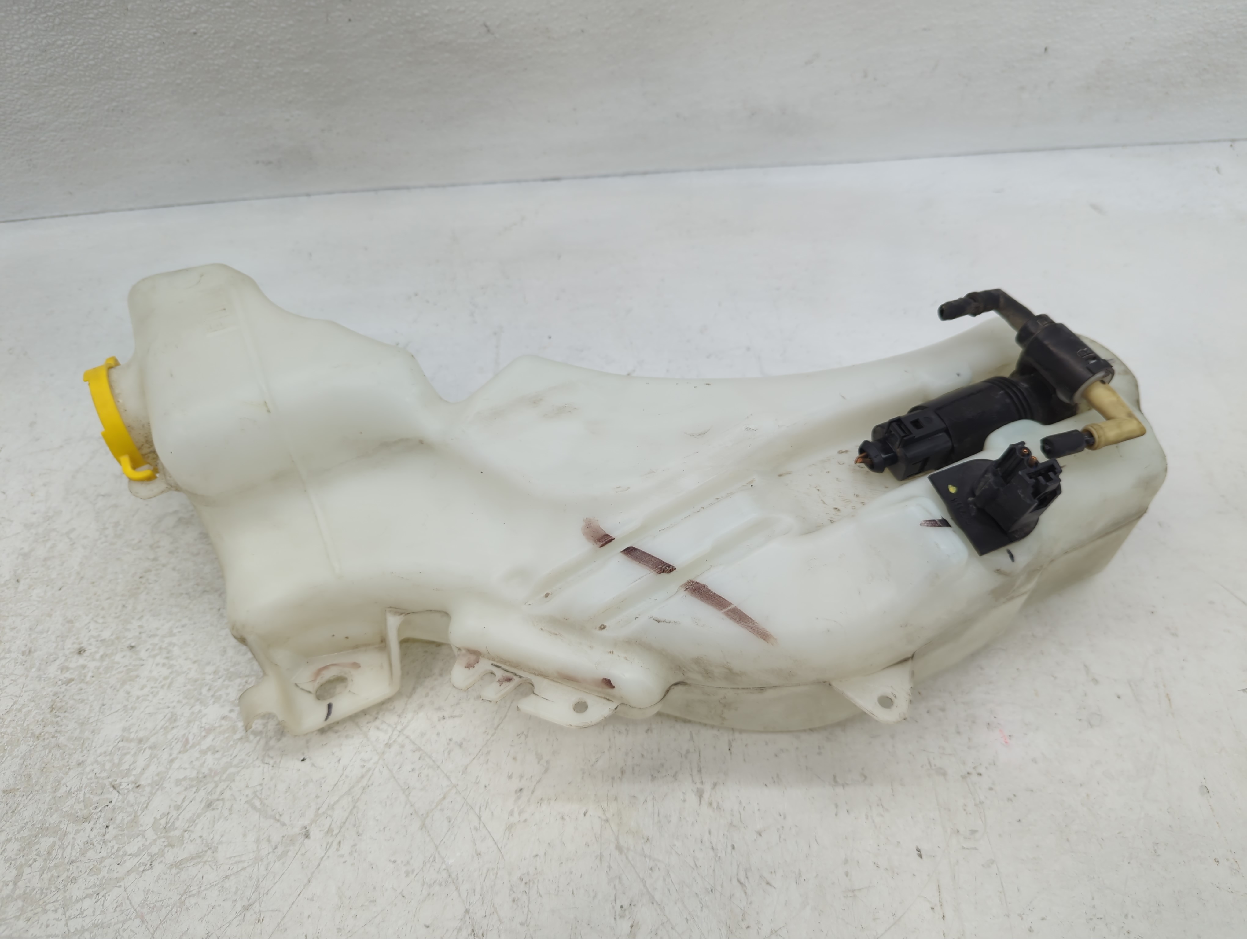 2019 Dodge Journey Windshield Washer Fluid Reservoir Bottle Oem 1127152 - Oemusedautoparts1.com