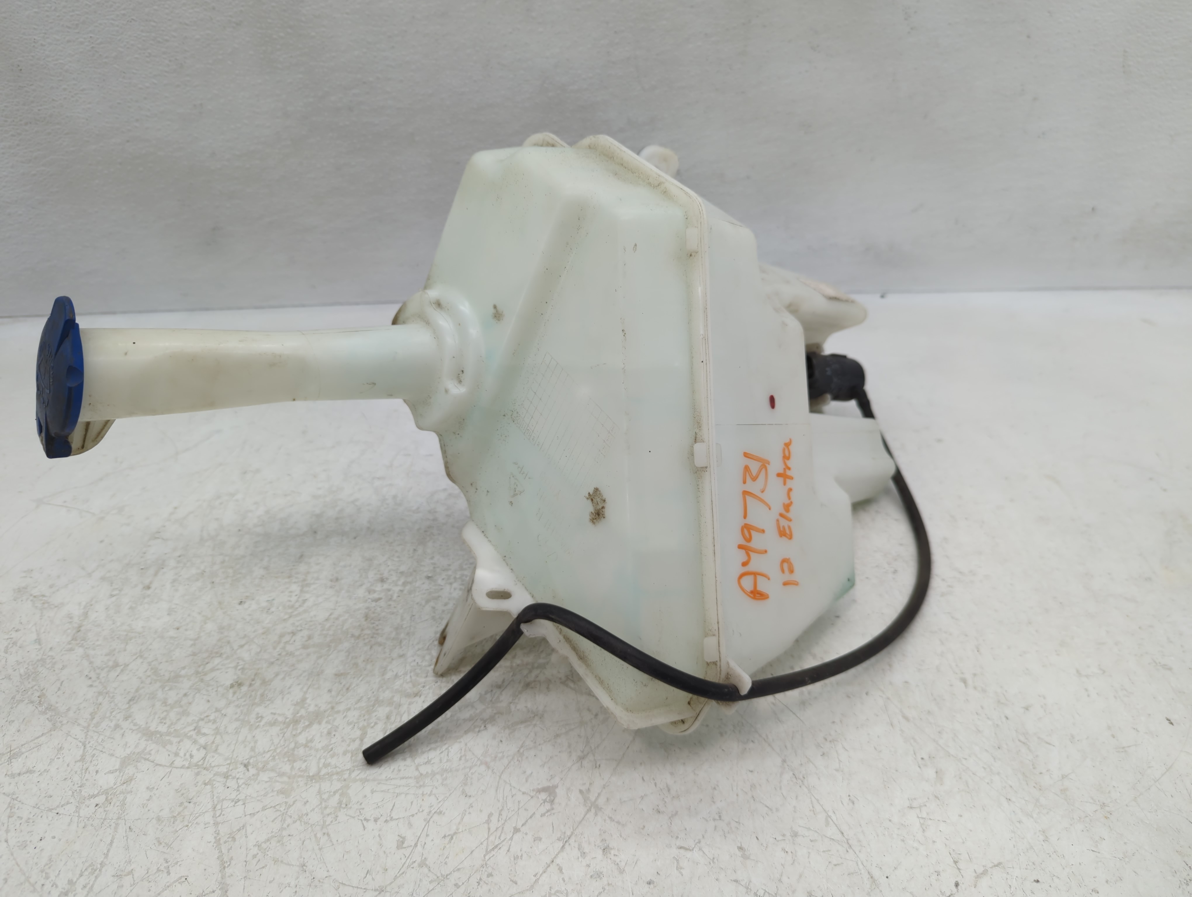 Picture of 2011-2013 Hyundai Elantra Windshield Washer Fluid Reservoir Bottle Oem 1127441
