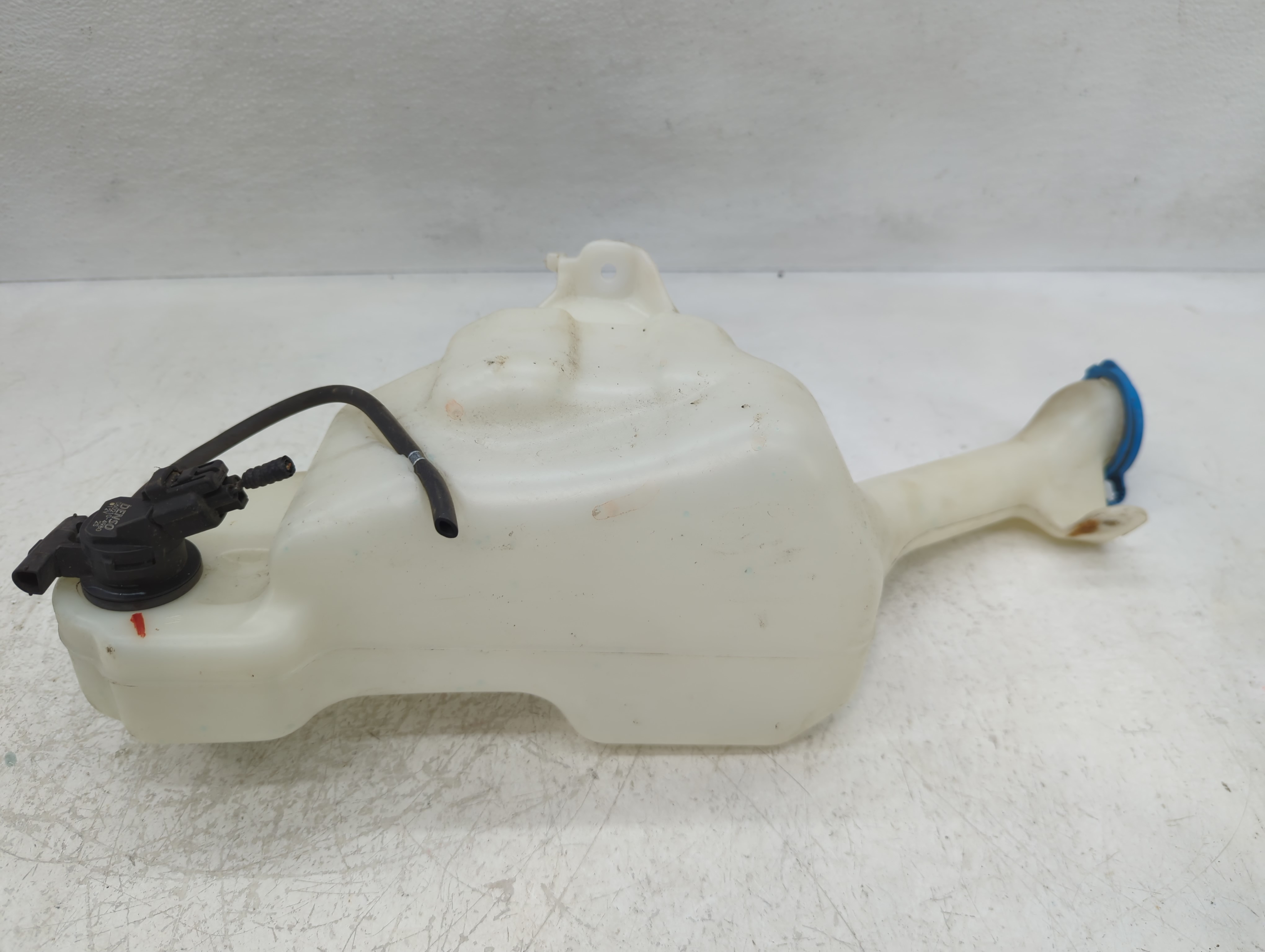 Picture of 2013-2017 Honda Accord Windshield Washer Fluid Reservoir Bottle Oem 1127451