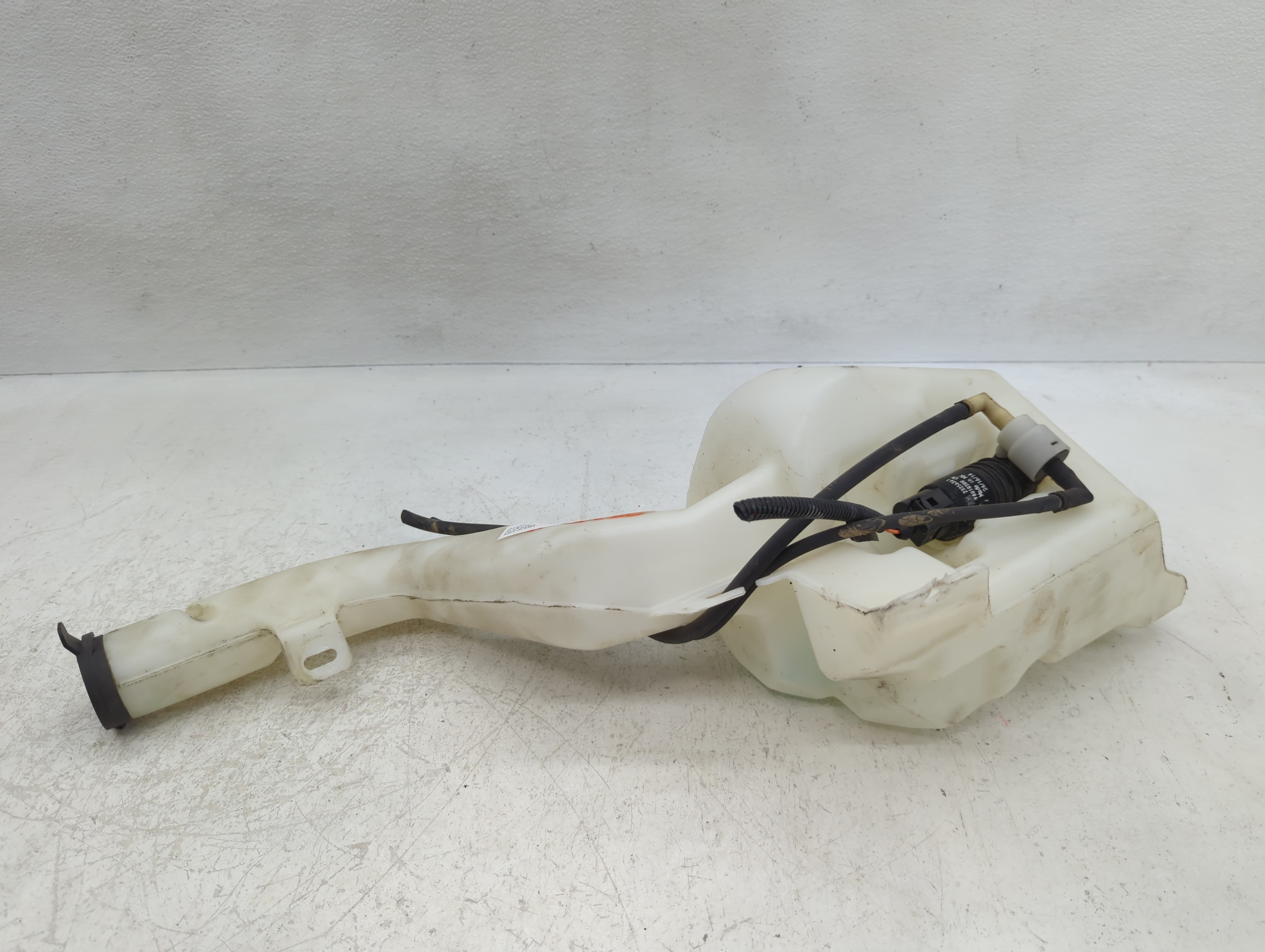 Picture of 2017-2017 Chevrolet Equinox Windshield Washer Fluid Reservoir Bottle Oem 1127452