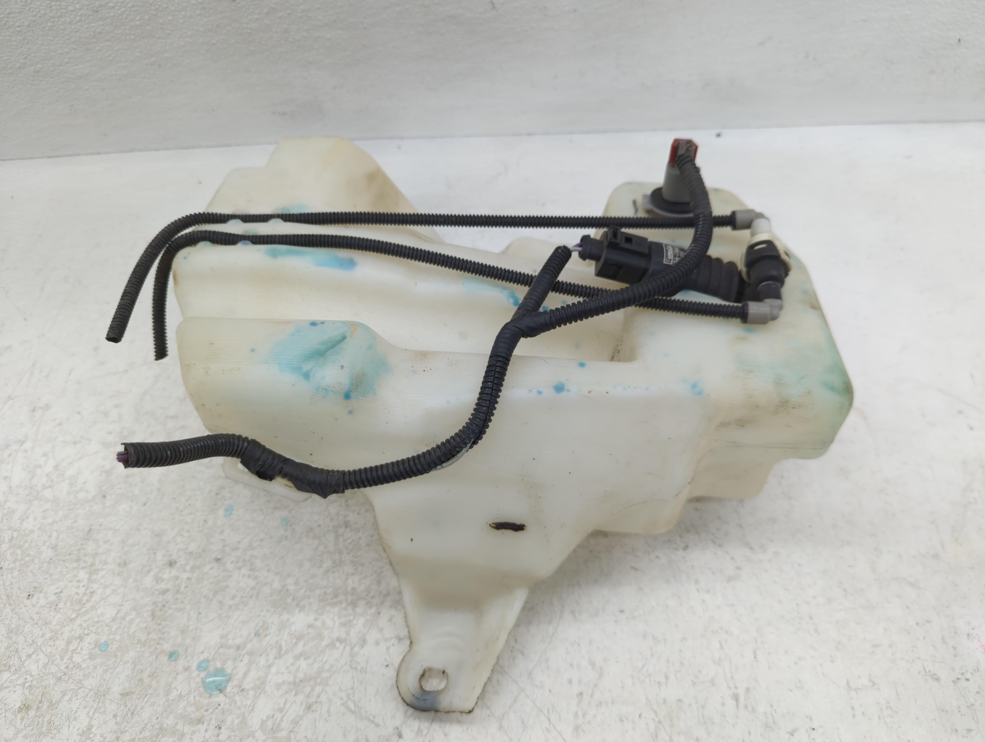 Picture of 2015-2019 Ford Escape Windshield Washer Fluid Reservoir Bottle Oem 1127462