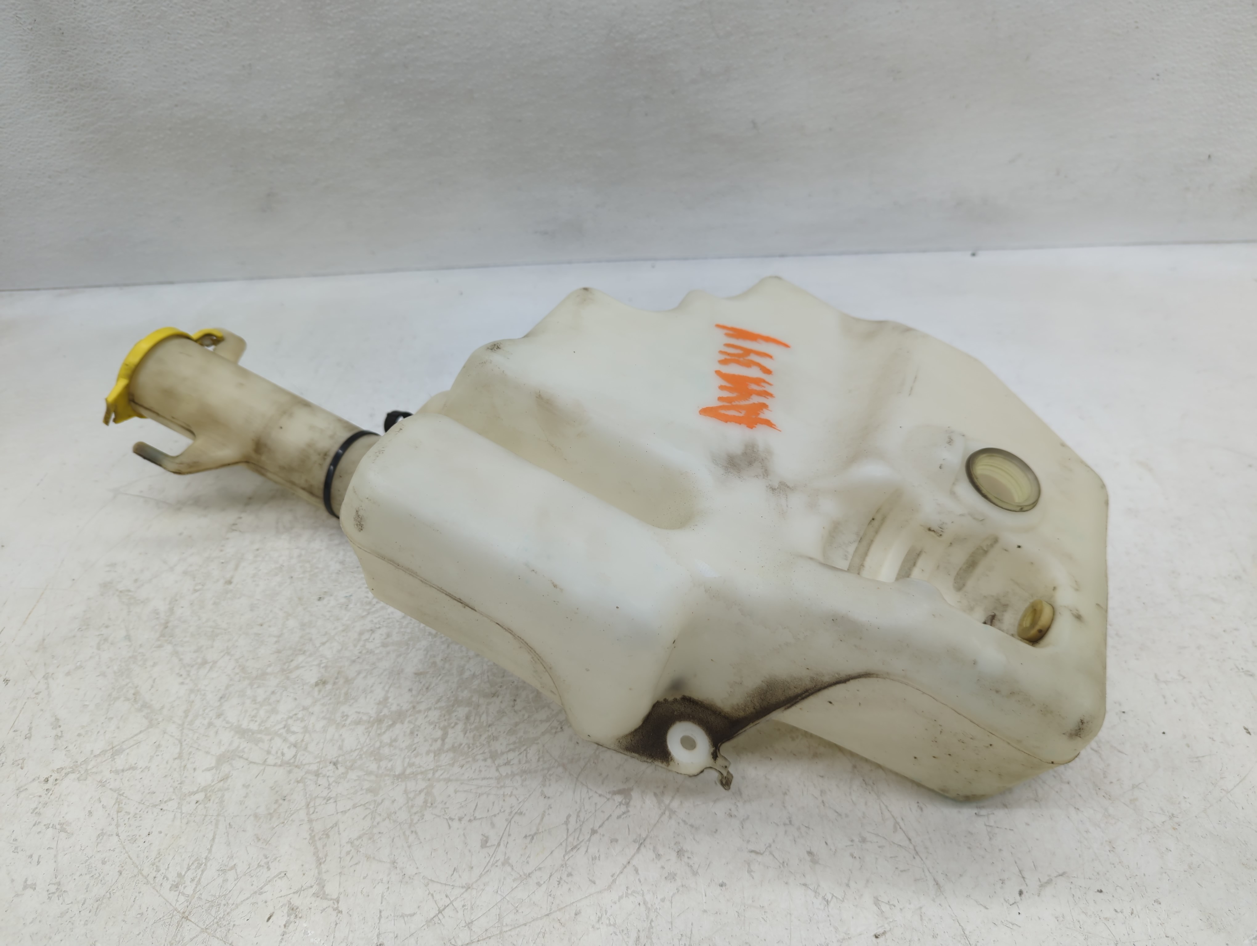 Picture of 2011 Chrysler Town & Country Windshield Washer Fluid Reservoir Bottle Oem 1127464