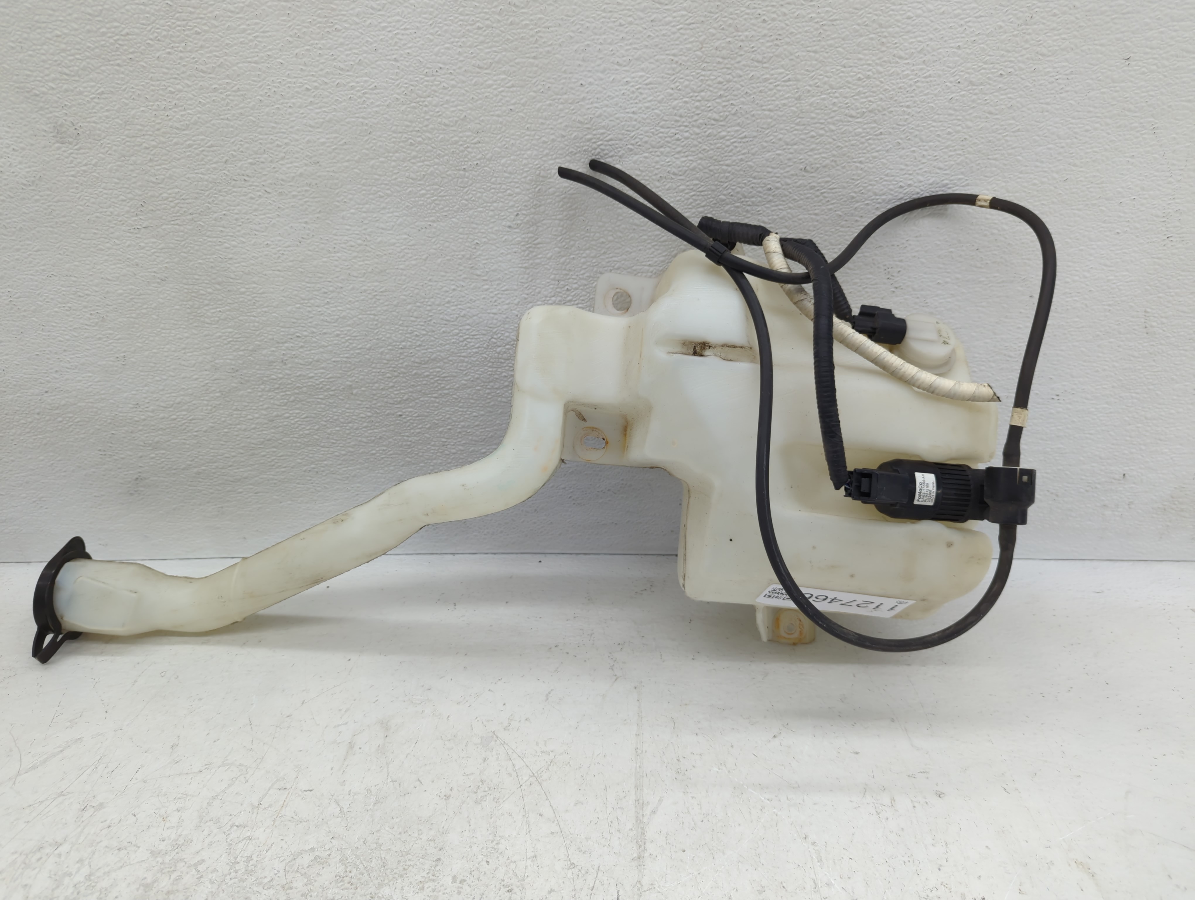 2011-2015 Ford Explorer Windshield Washer Fluid Reservoir Bottle Oem 1127466 - Oemusedautoparts1.com