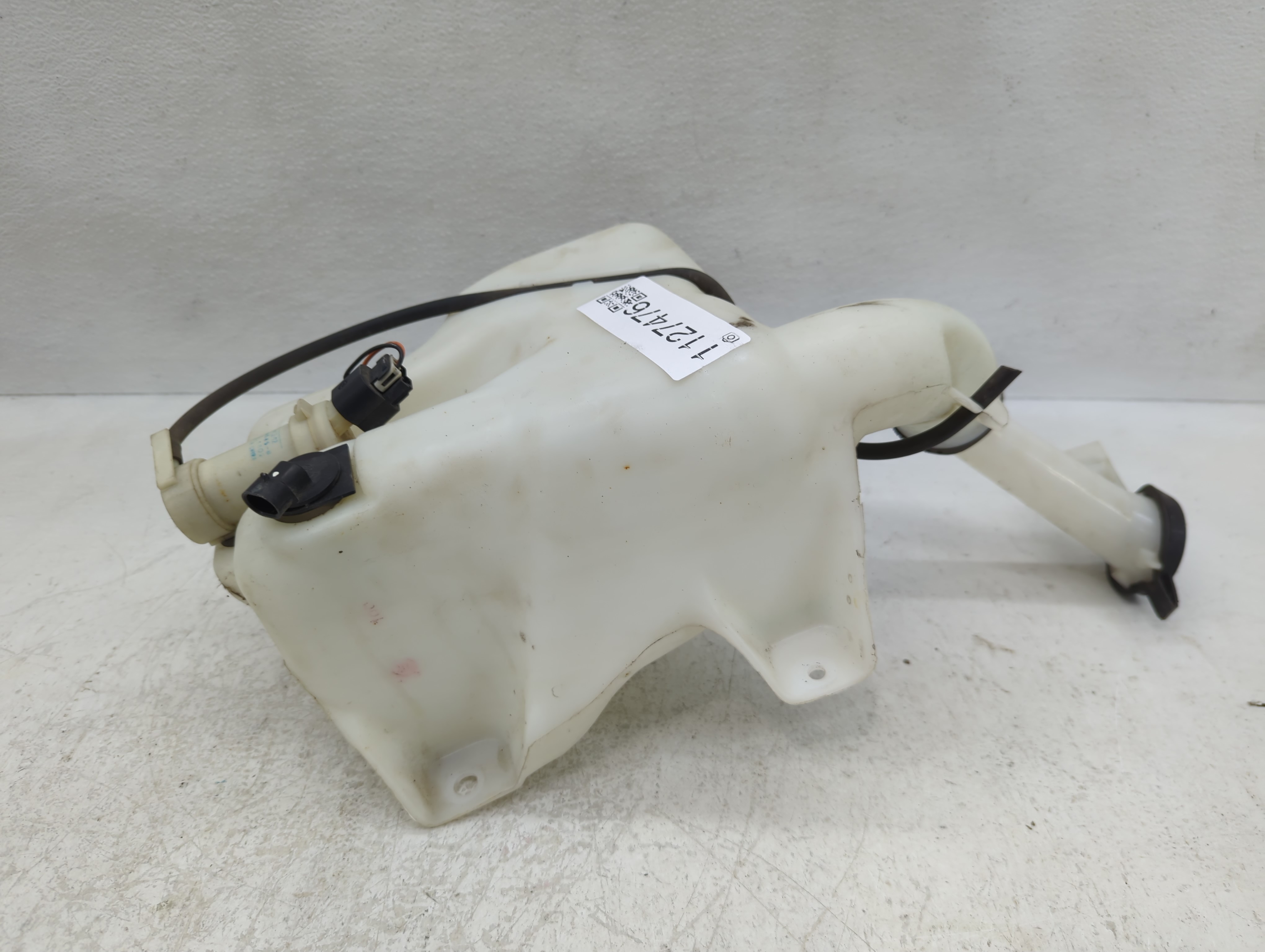 Picture of 2008-2012 Chevrolet Malibu Windshield Washer Fluid Reservoir Bottle Oem 1127476