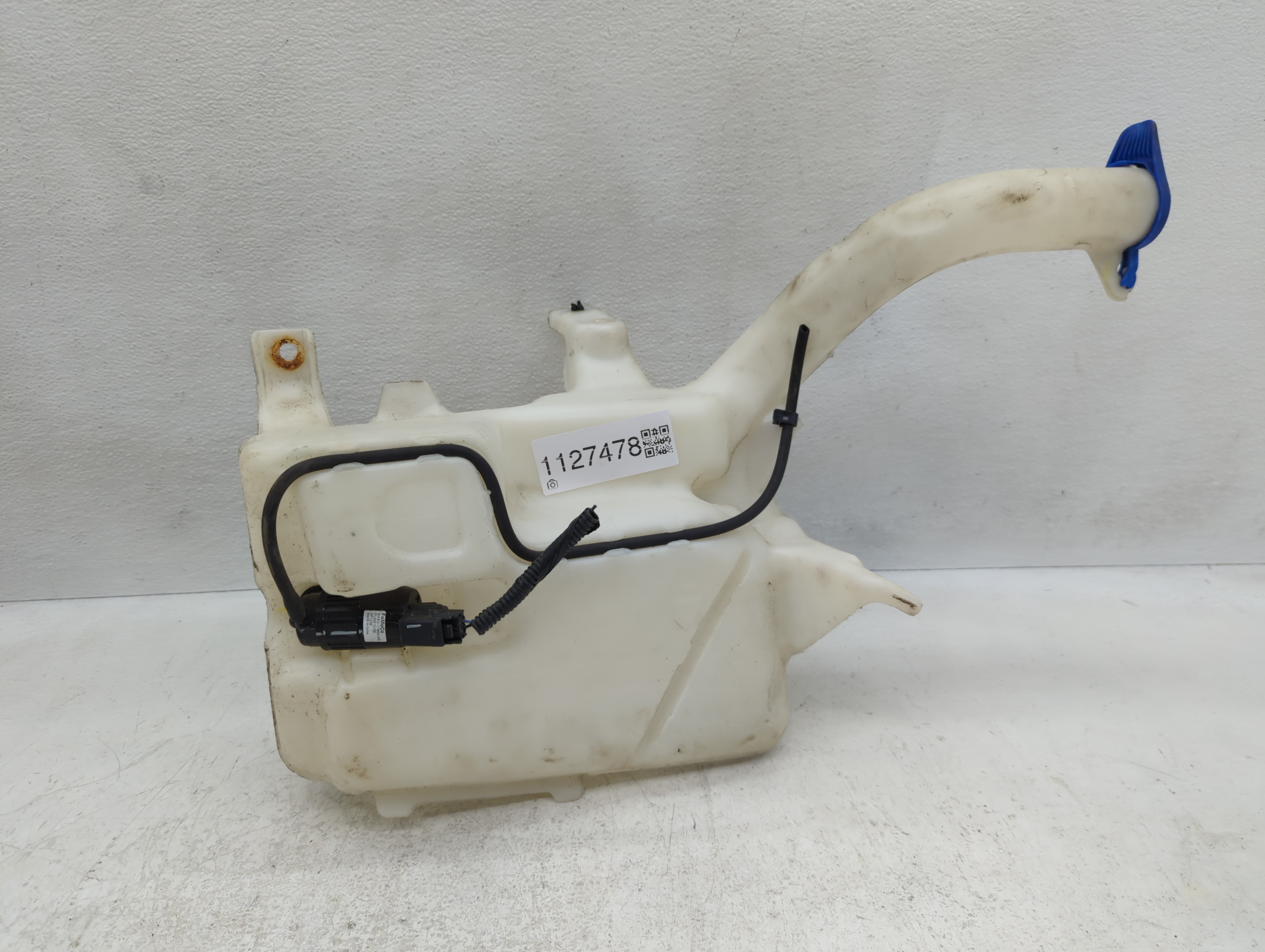 2013-2014 Ford Fusion Windshield Washer Fluid Reservoir Bottle Oem 1127478 - Oemusedautoparts1.com