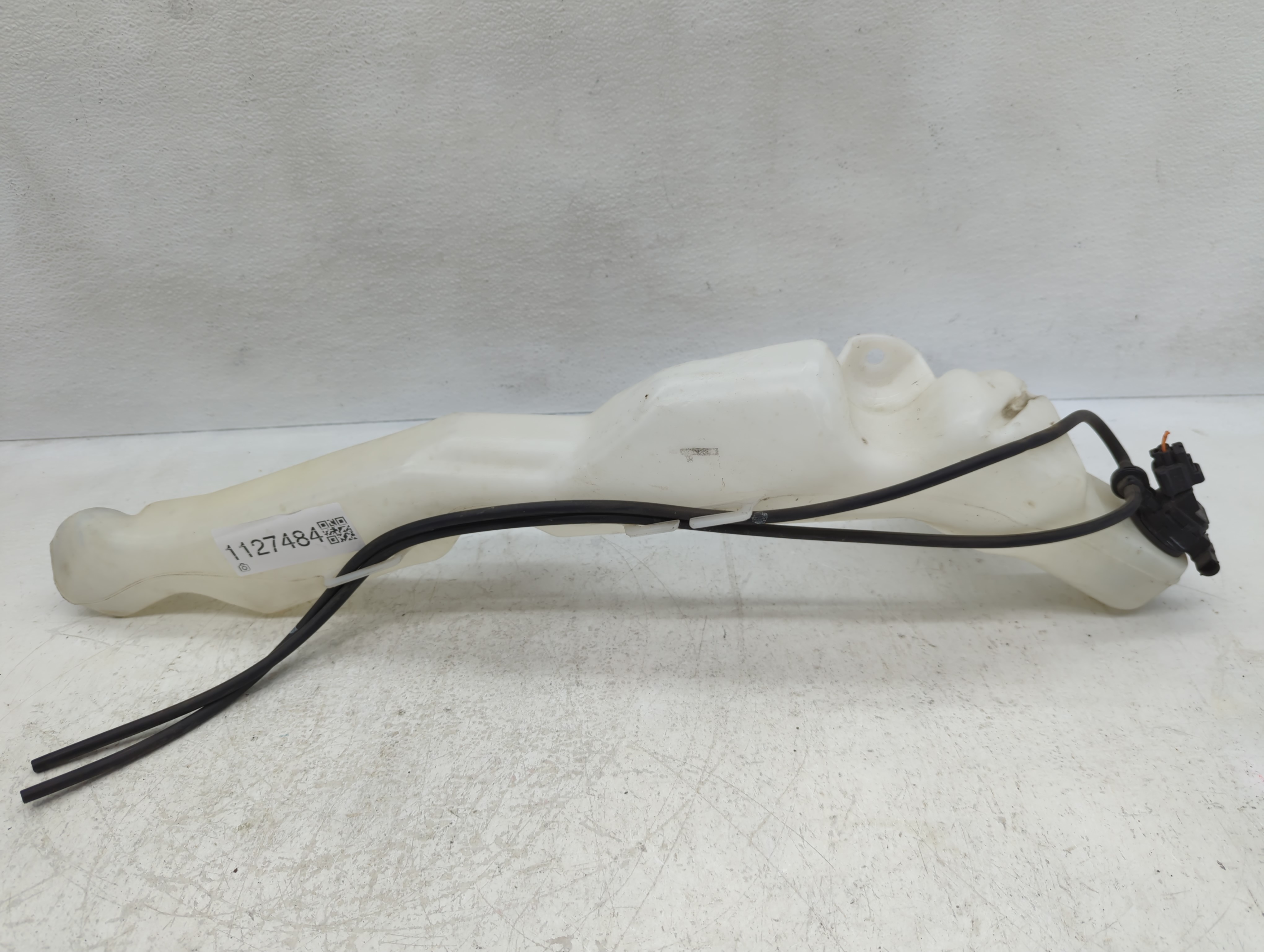Picture of 2014-2014 Honda Cr-v Windshield Washer Fluid Reservoir Bottle Oem 1127484