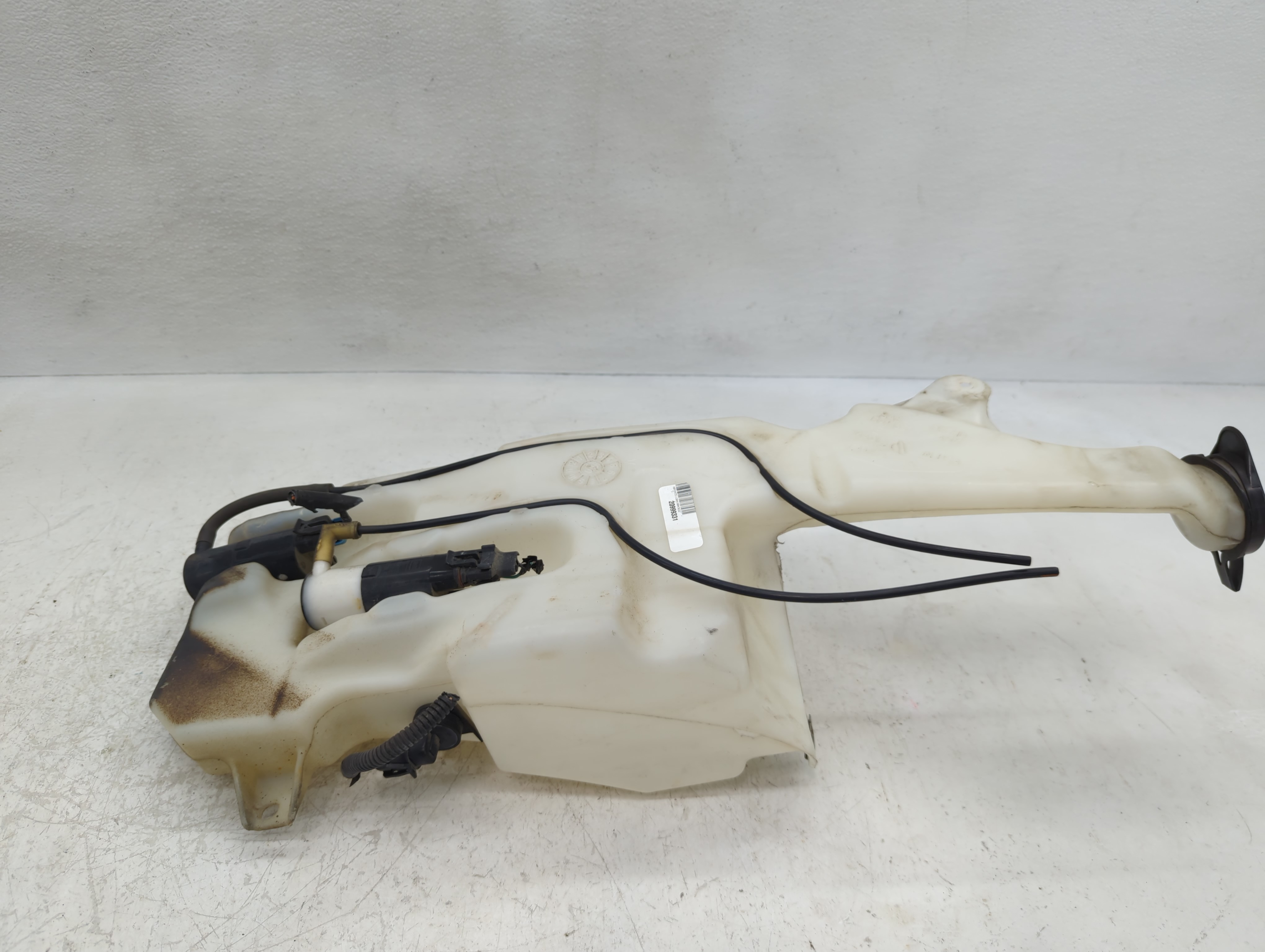 Picture of 2007 Chevrolet Suburban 1500 Windshield Washer Fluid Reservoir Bottle Oem 1127485
