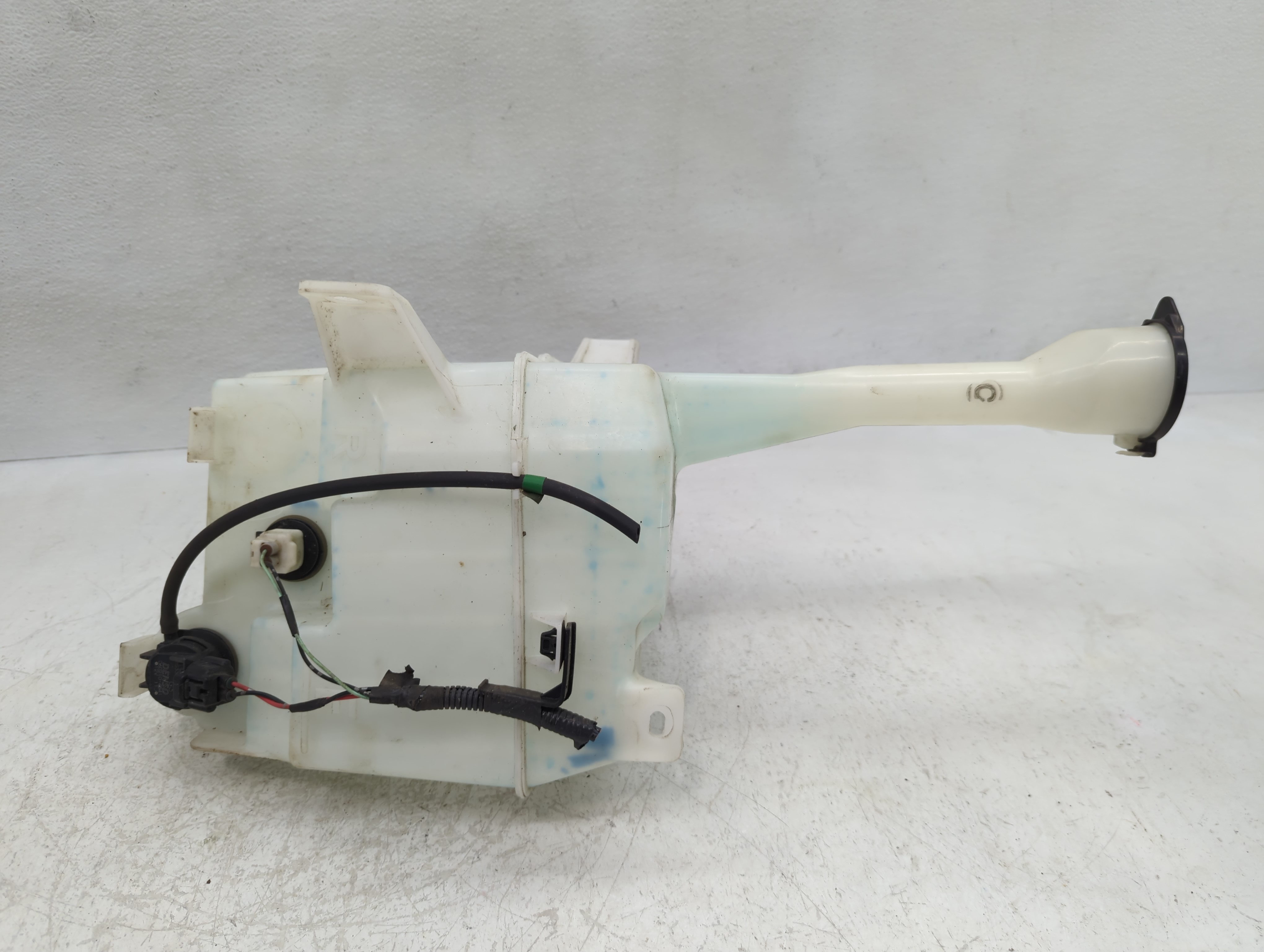 Picture of 2007-2011 Toyota Camry Windshield Washer Fluid Reservoir Bottle Oem 1127489