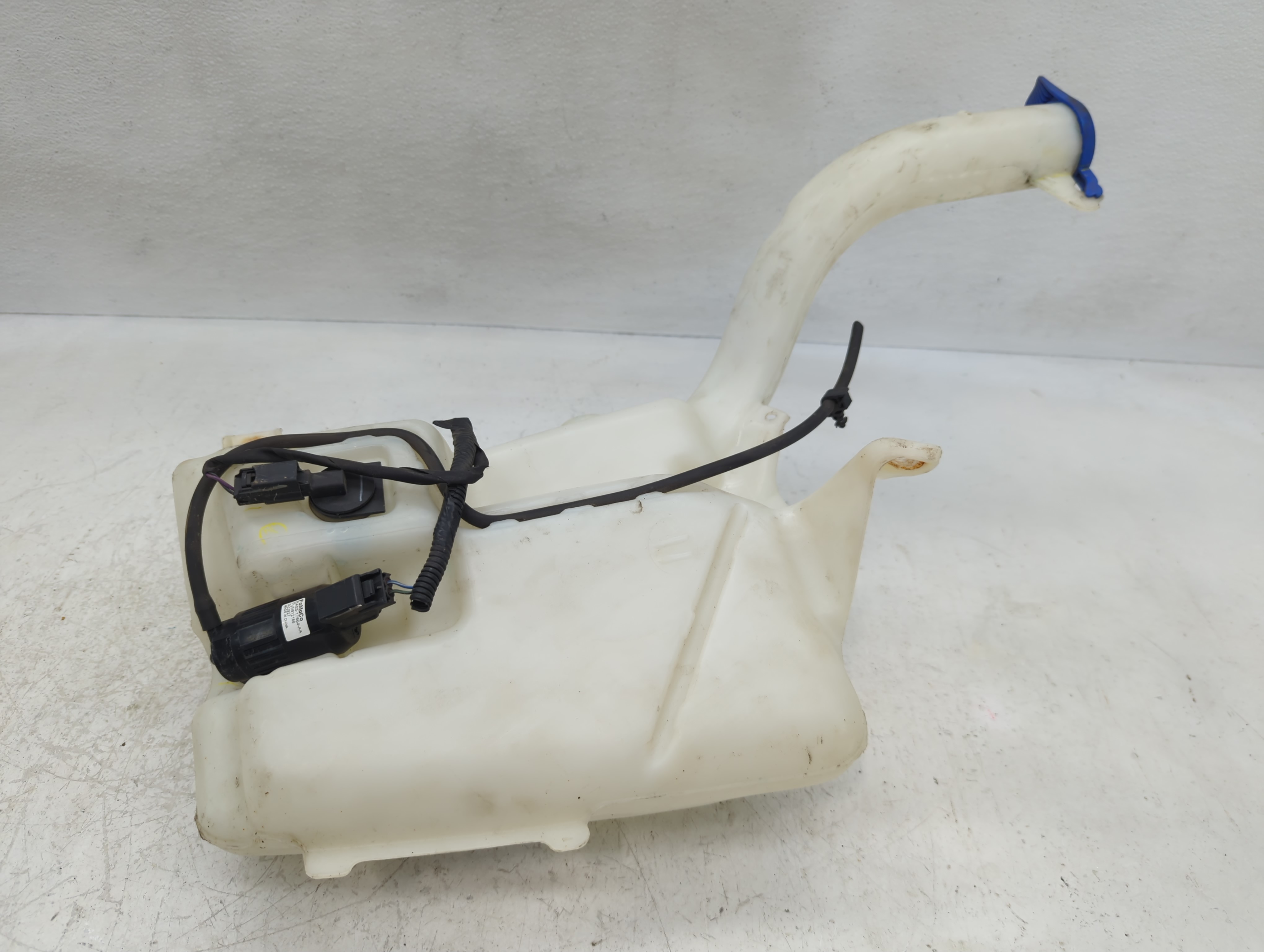 2015-2016 Ford Fusion Windshield Washer Fluid Reservoir Bottle Oem 1127493 - Oemusedautoparts1.com