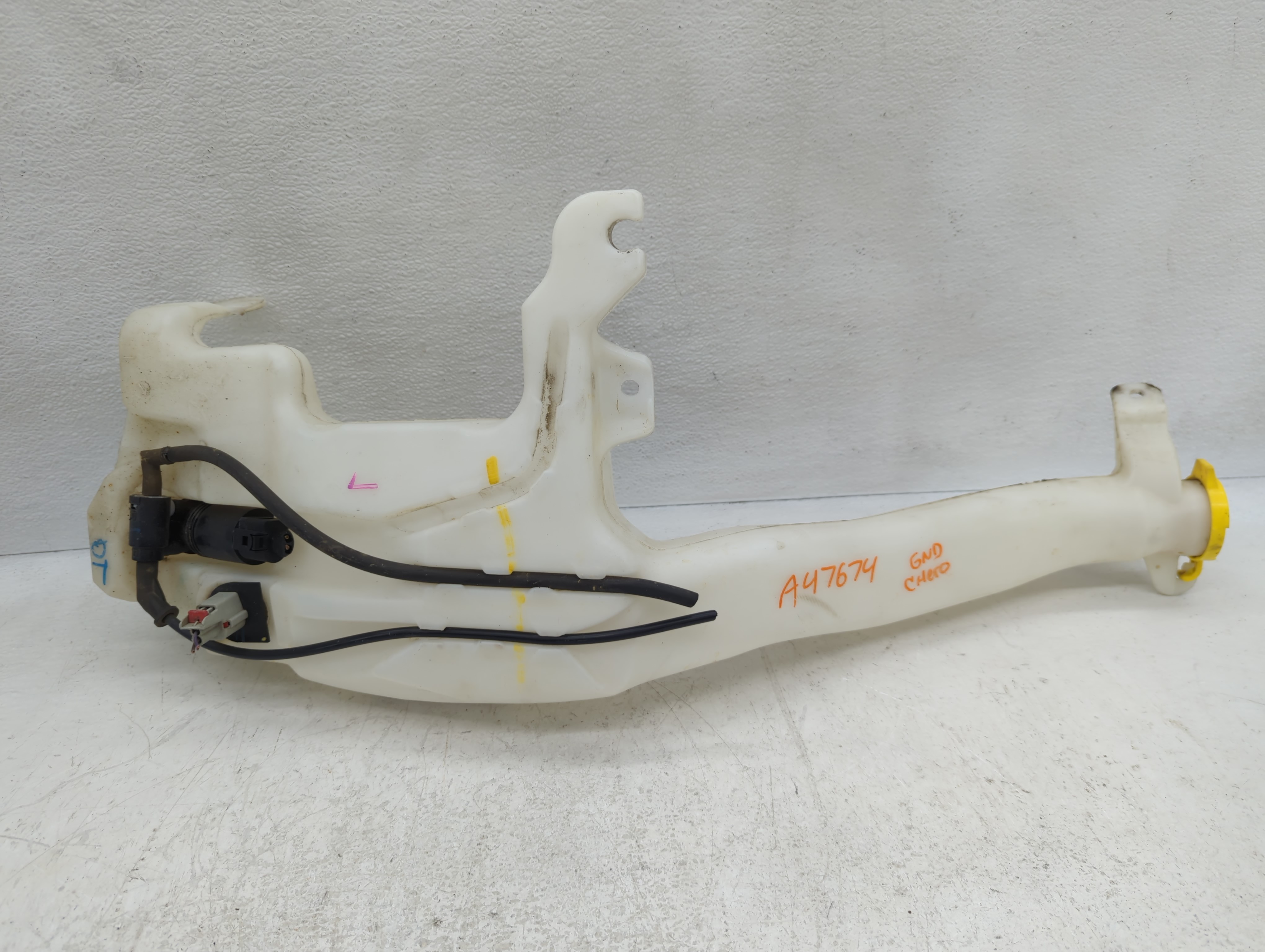 Picture of 2011 Jeep Grand Cherokee Windshield Washer Fluid Reservoir Bottle Oem 1127494