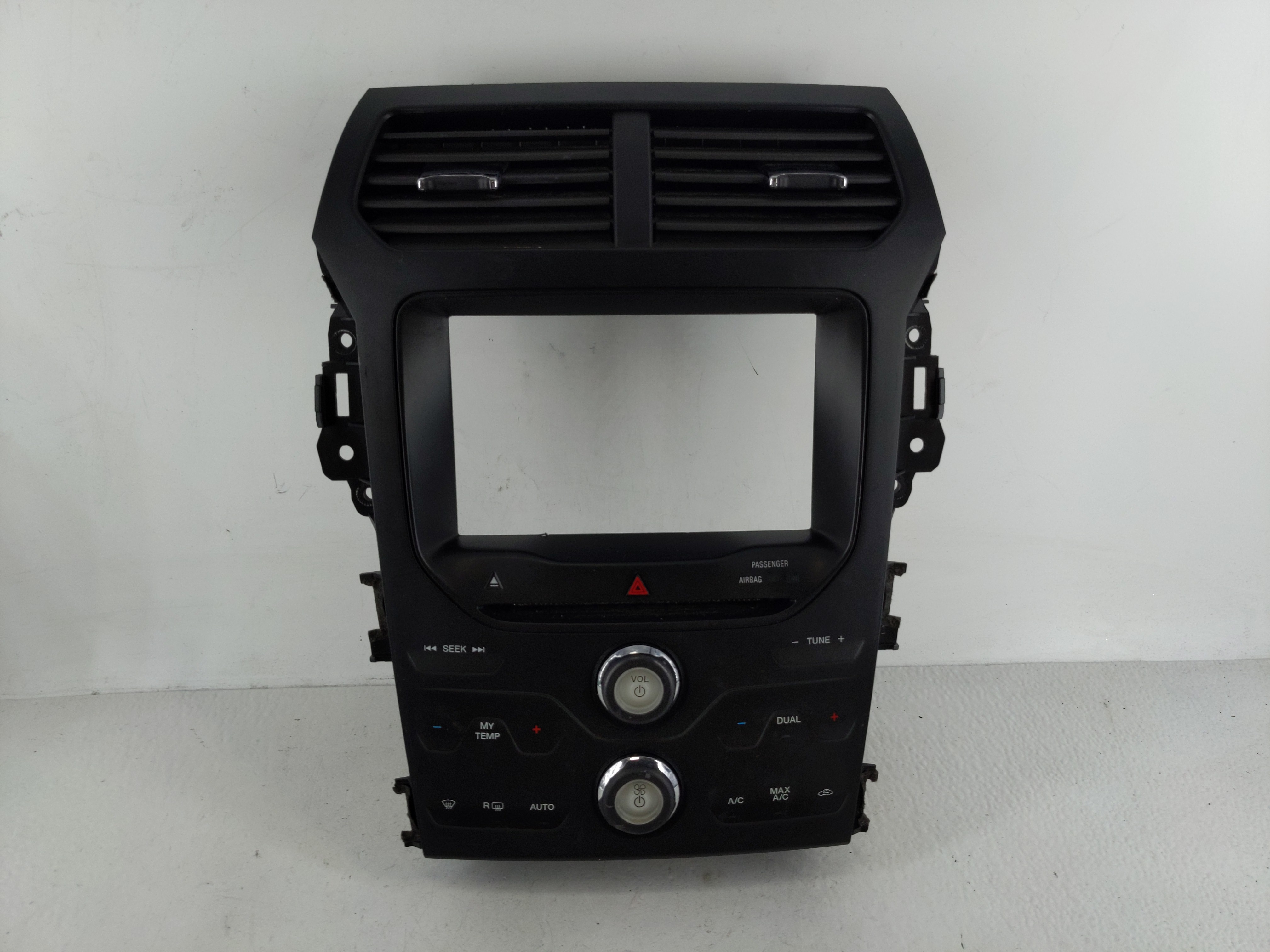 2014-2015 Ford Explorer Radio Control Panel 1127531 - Oemusedautoparts1.com