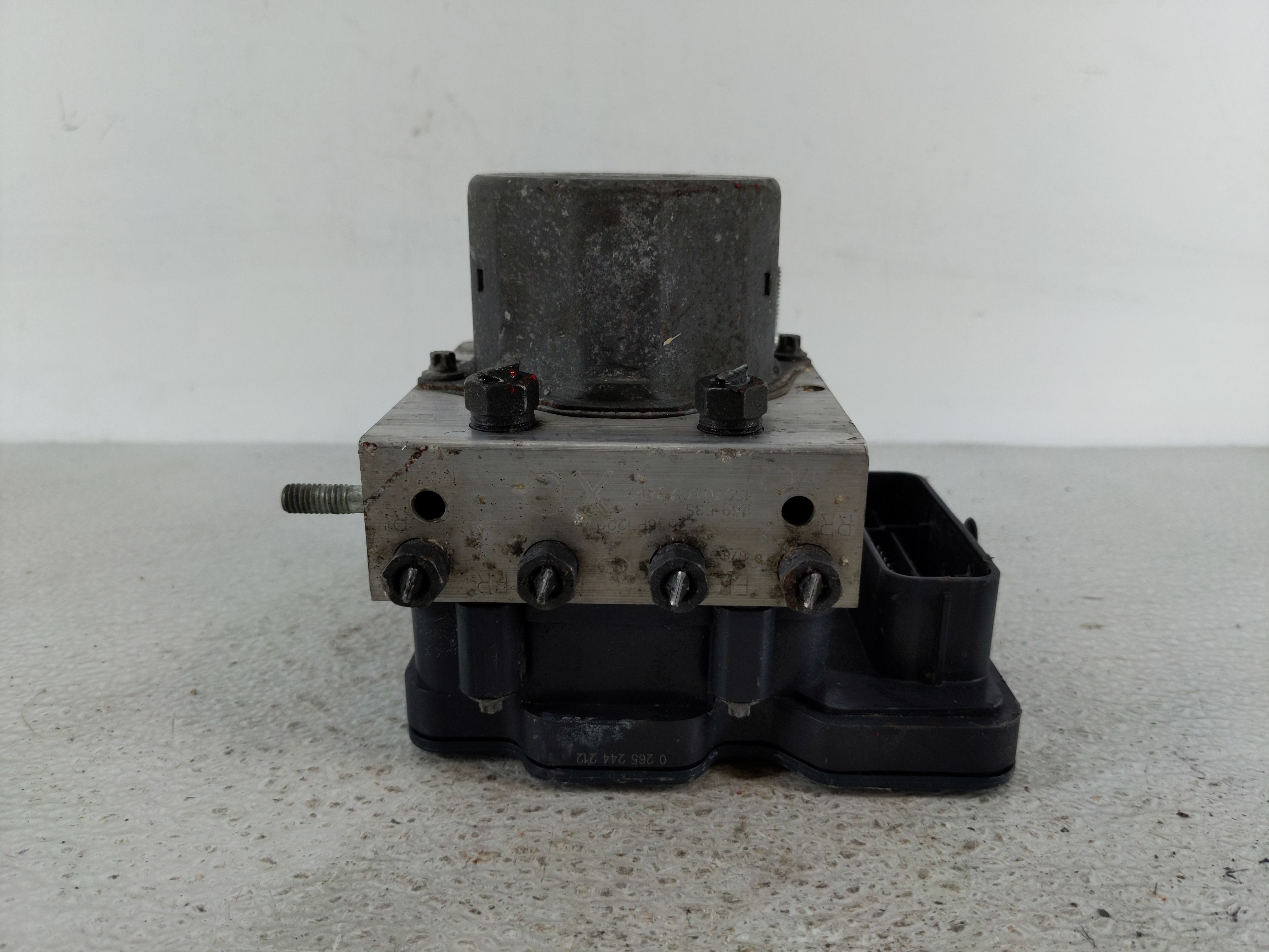 Picture of Subaru Xv Abs Pump Control Module 1127599