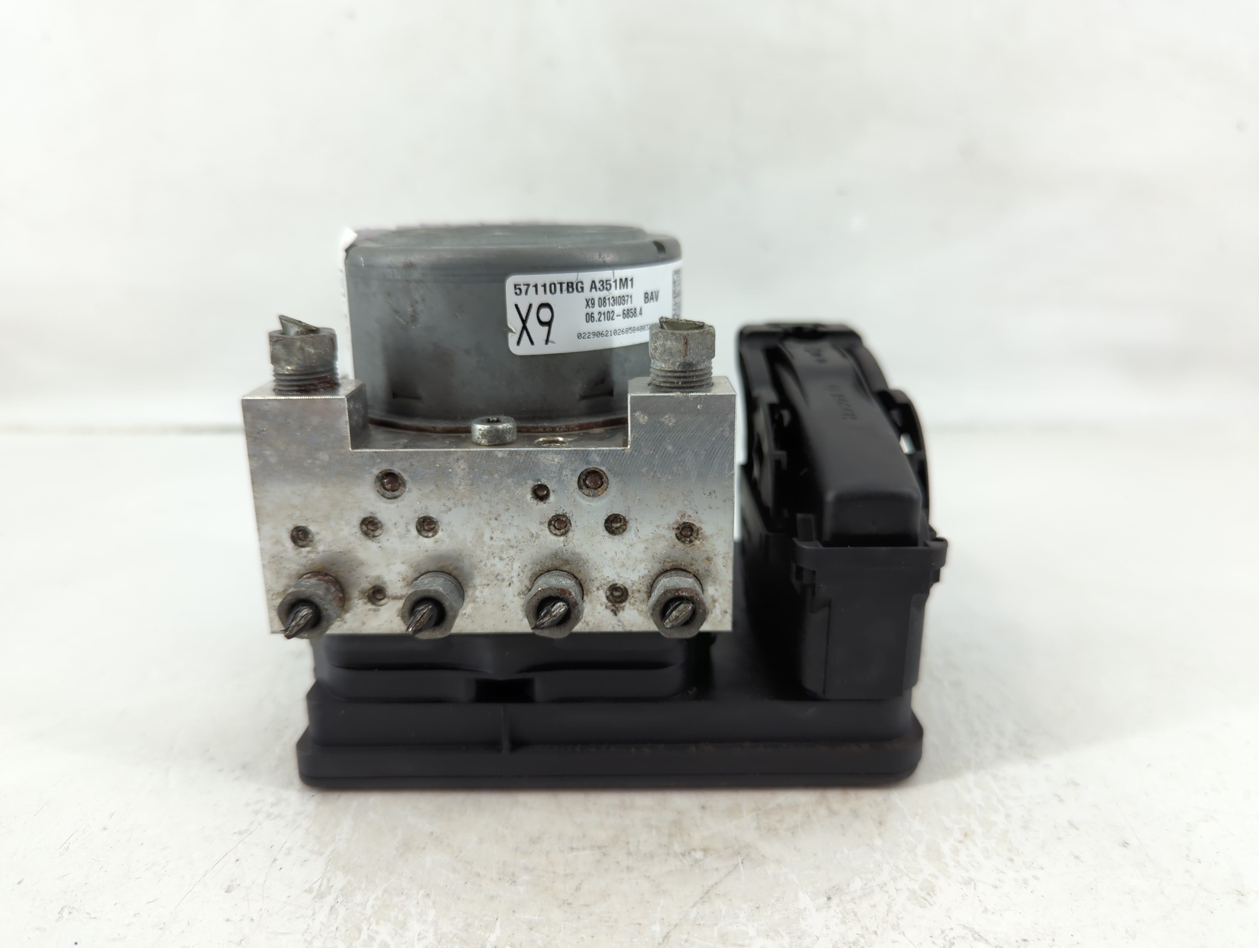 Picture of 2019-2020 Honda Civic Abs Pump Control Module 1127698