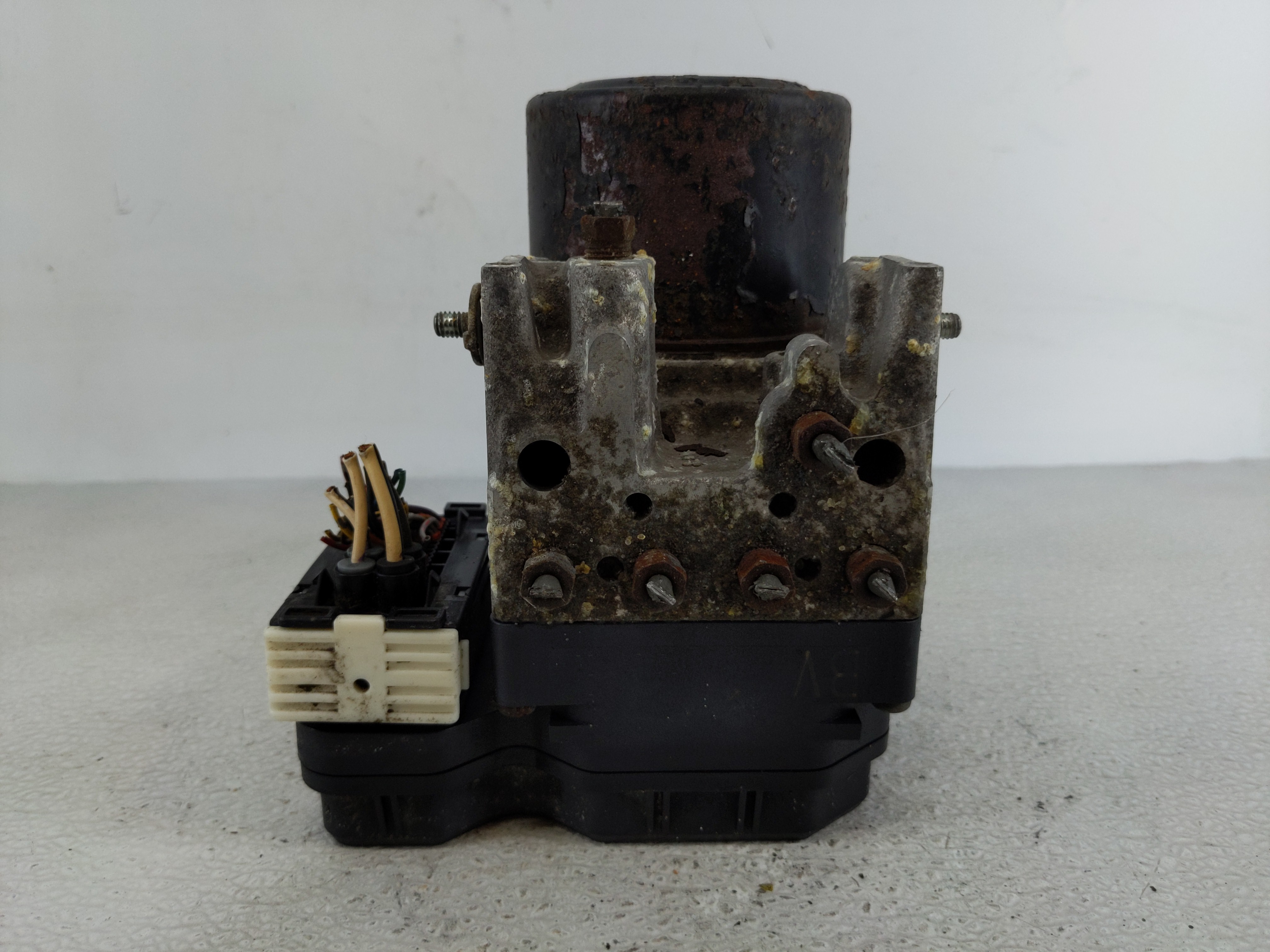 Picture of 2009-2010 Toyota Sienna Abs Pump Control Module 1128525