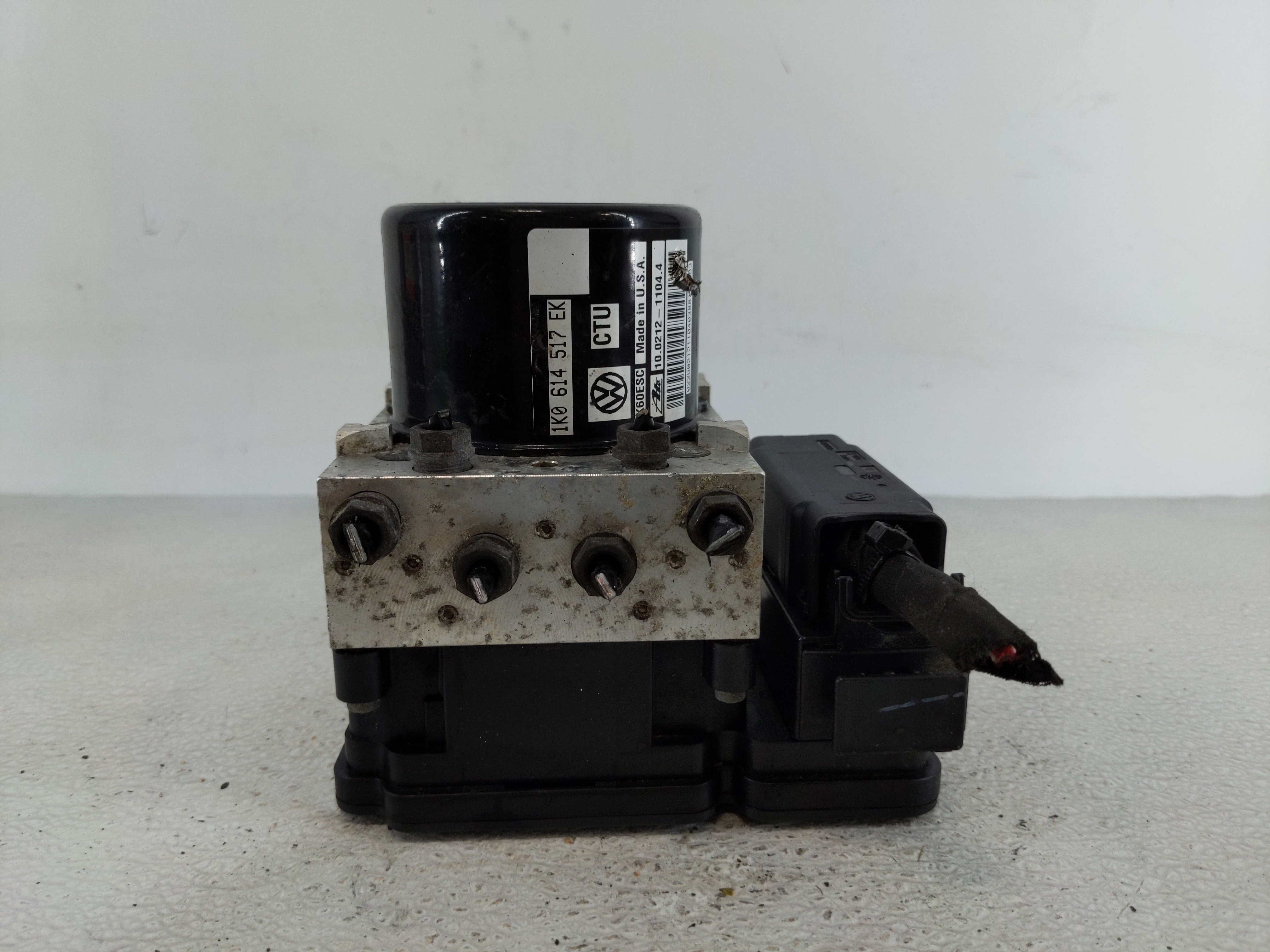 2017-2019 Volkswagen Passat Abs Pump Control Module 1128801 - Oemusedautoparts1.com