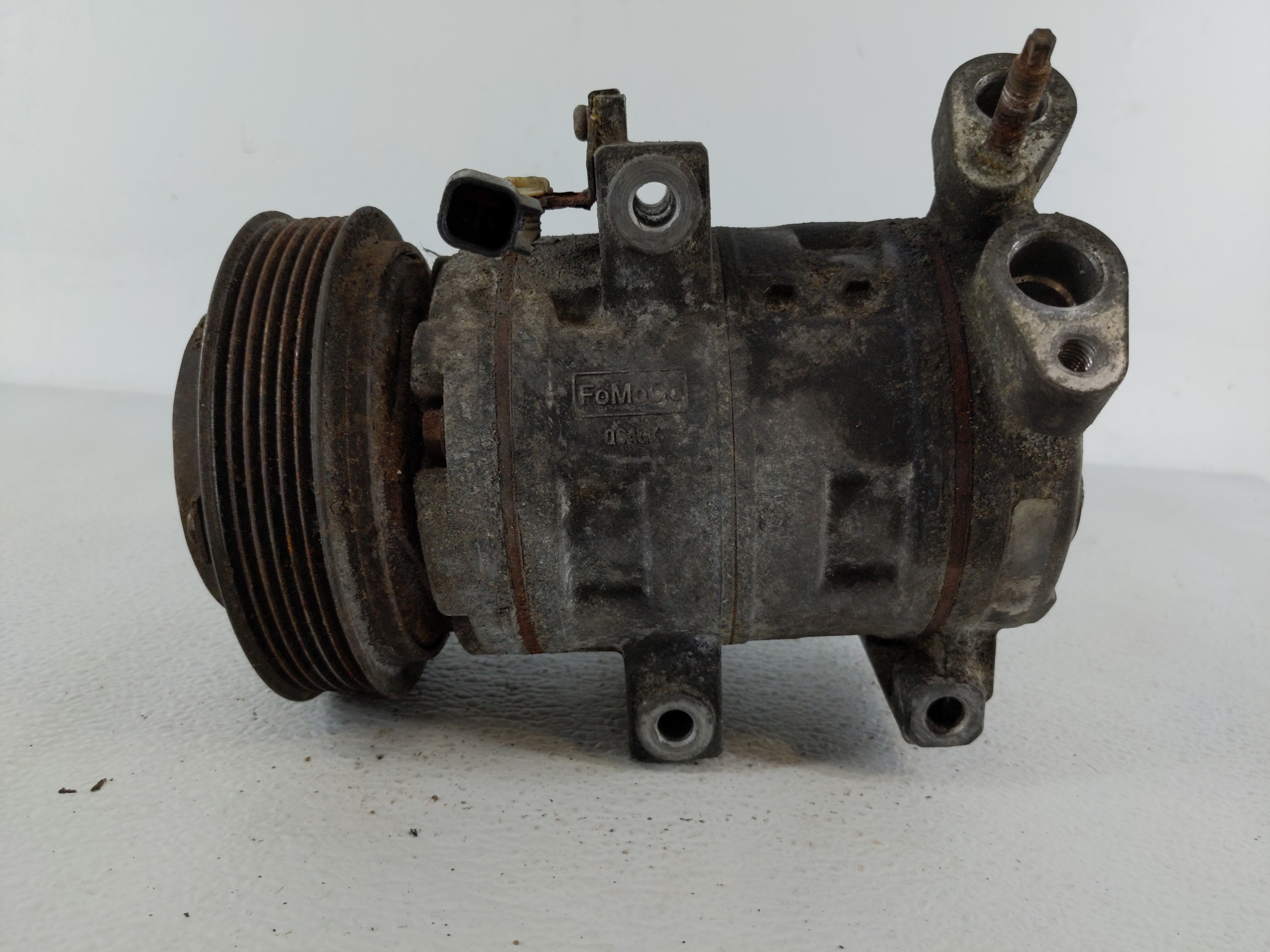 Picture of 2009-2012 Ford Escape Air Conditioning A/c Ac Compressor Oem 1128812