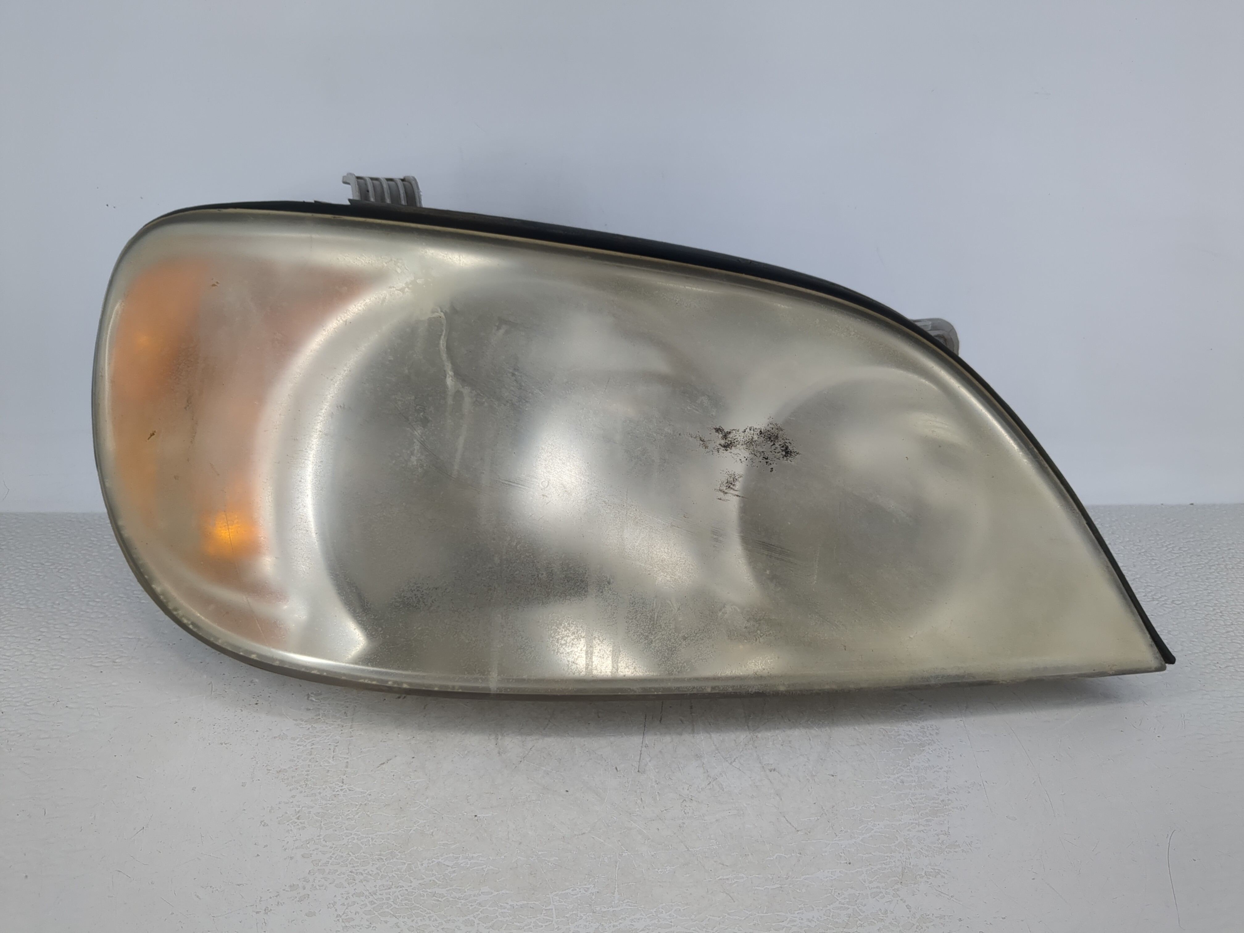 2002-2005 Kia Sedona Passenger Right Oem Head Light Headlight Lamp 1128827 - Oemusedautoparts1.com