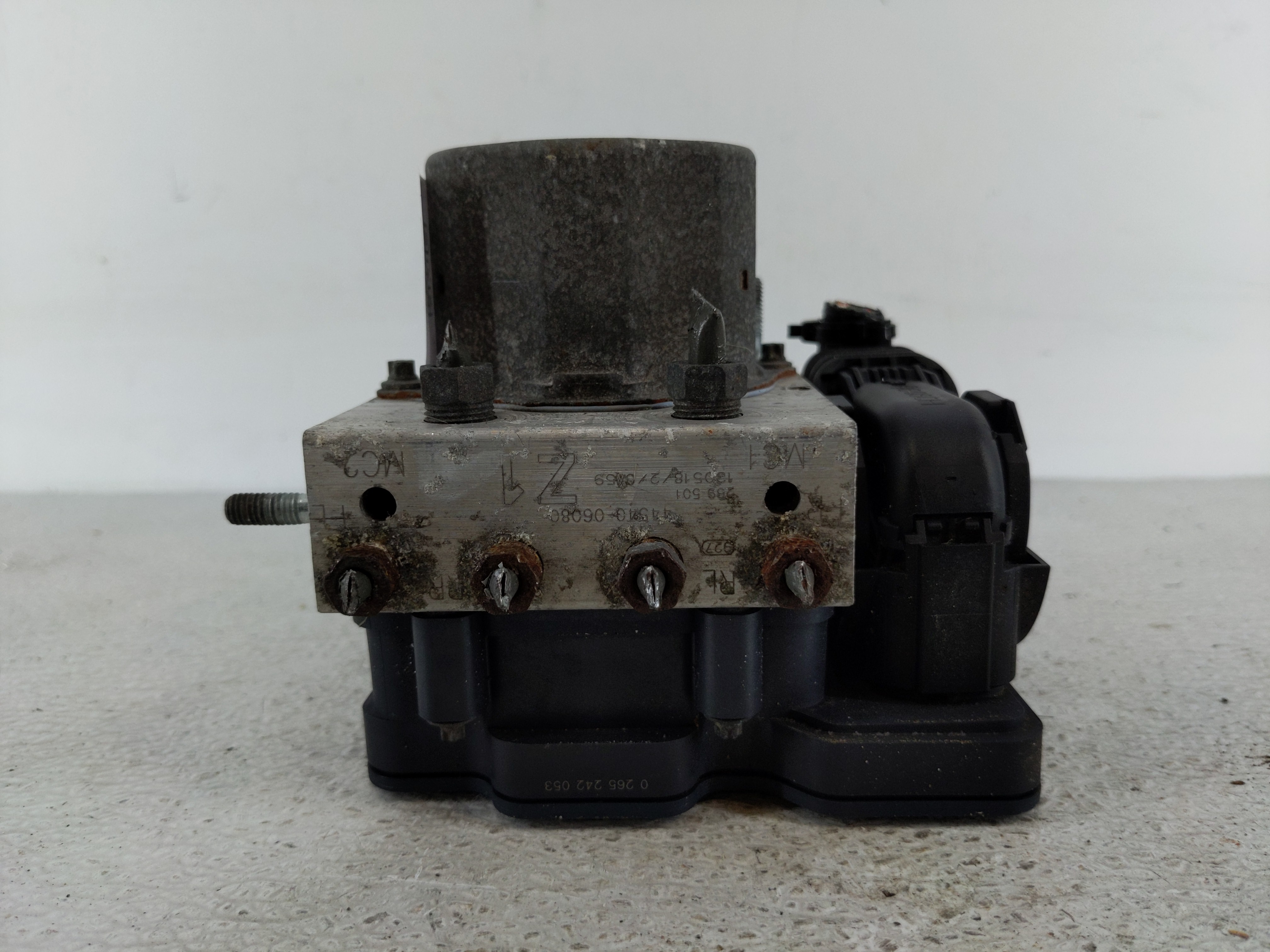 2013-2014 Toyota Camry Abs Pump Control Module 1128832 - Oemusedautoparts1.com