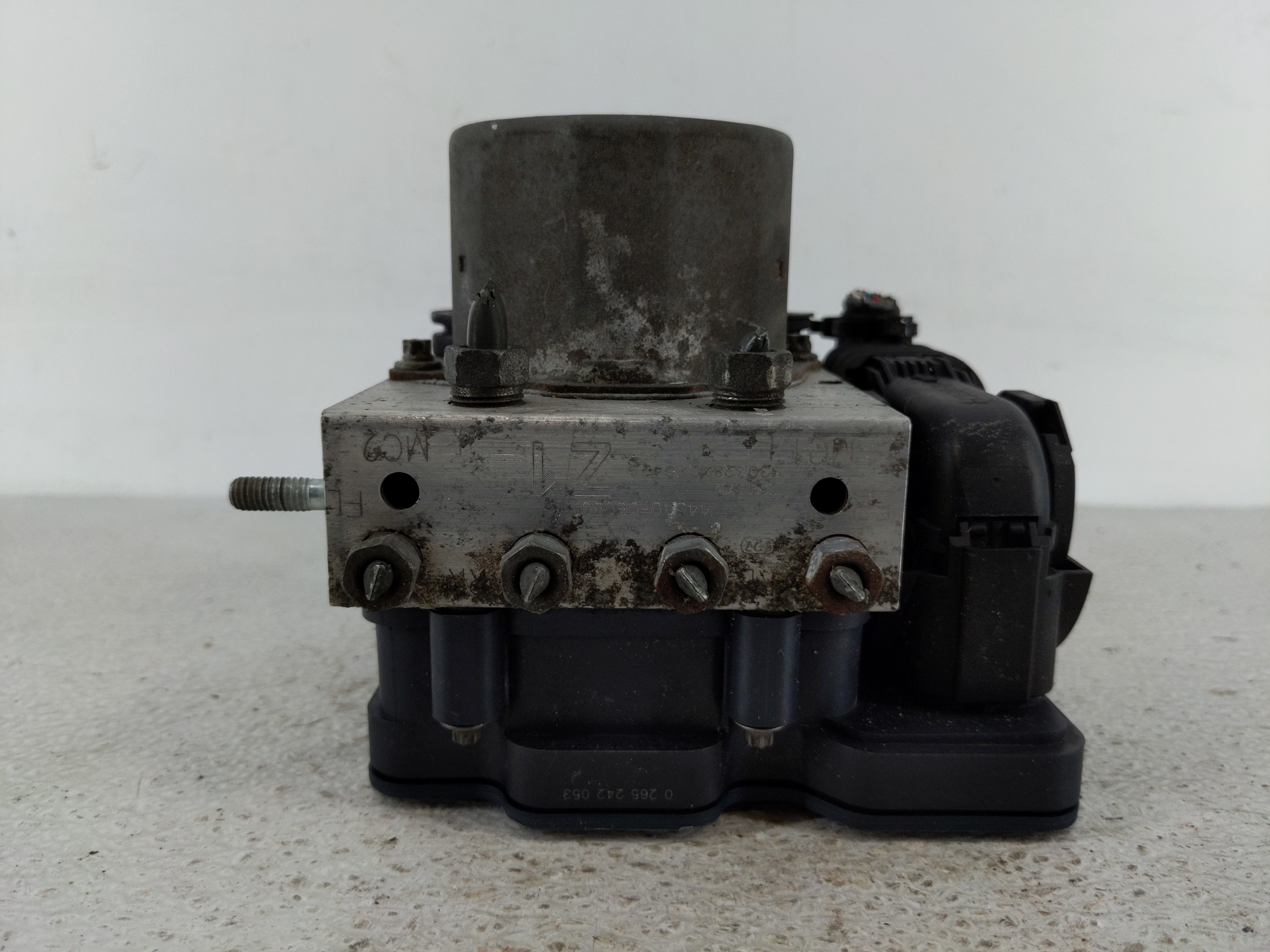 2013-2014 Toyota Camry Abs Pump Control Module 1128853 - Oemusedautoparts1.com
