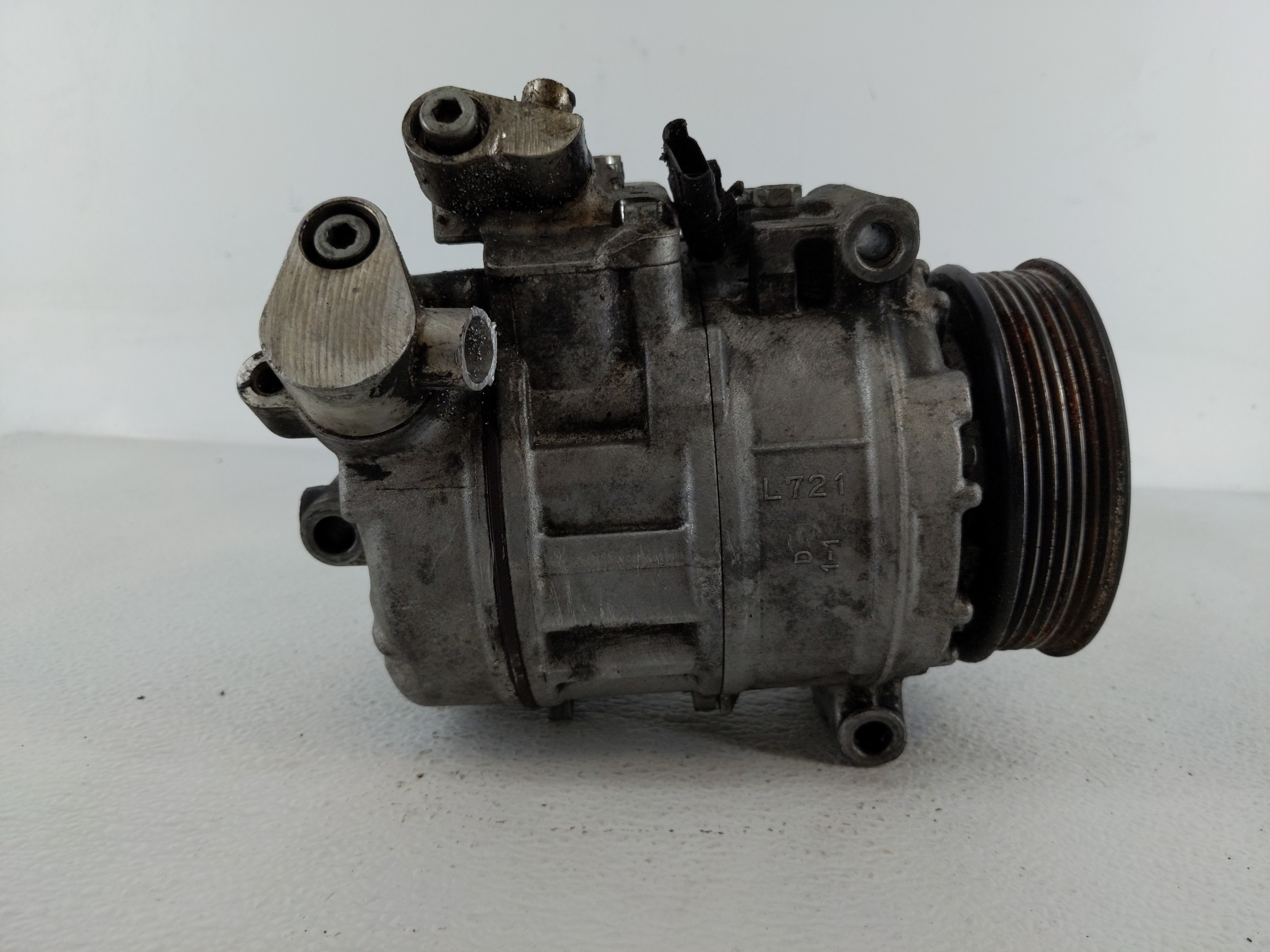 Picture of 2010-2011 Buick Lacrosse Air Conditioning A/c Ac Compressor Oem 1128880