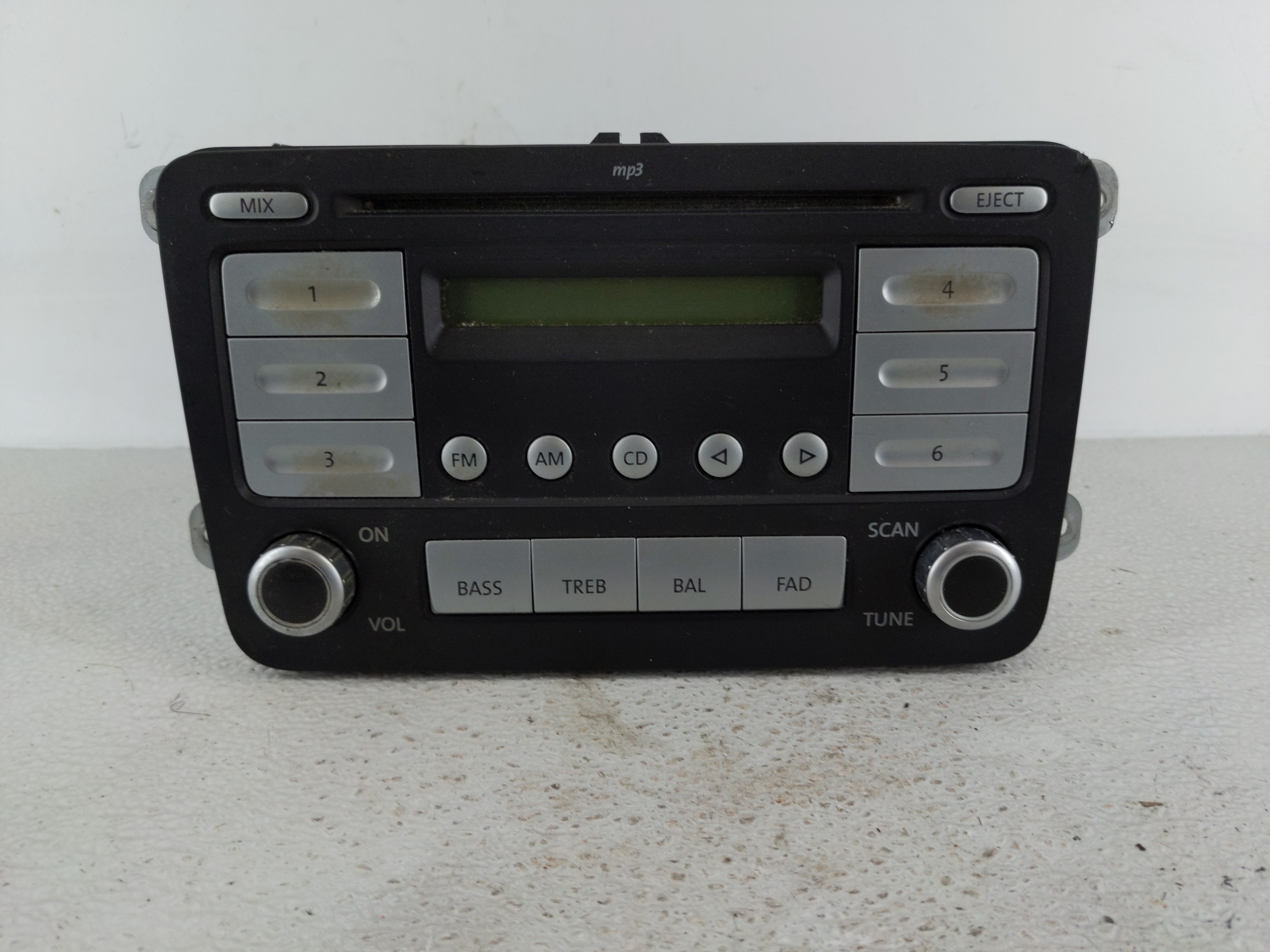 Picture of 2006-2009 Volkswagen Jetta Am Fm Cd Player Radio Receiver 1129454