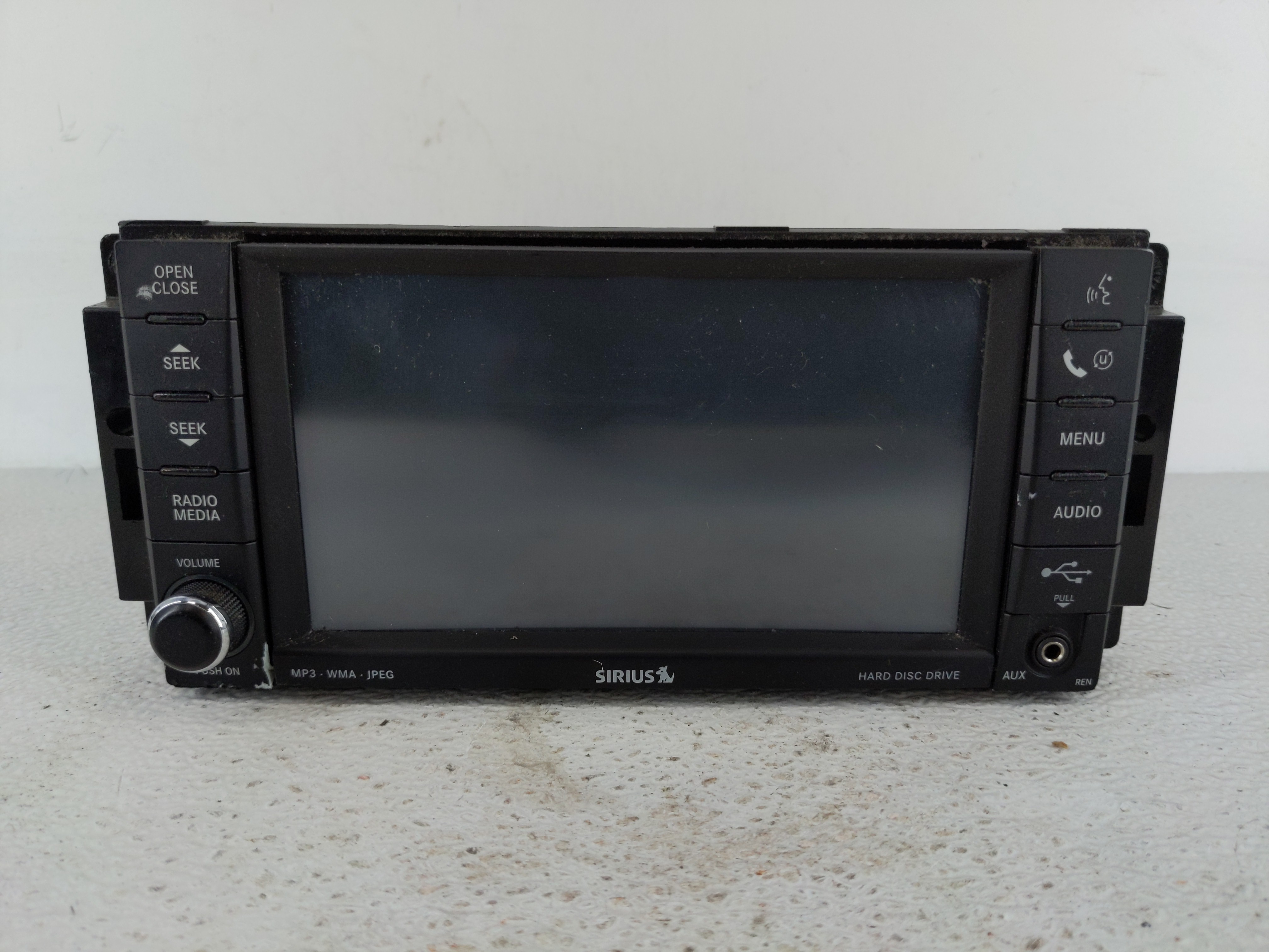 Picture of 2010-2010 Jeep Grand Cherokee Am Fm Cd Player Radio Receiver 1129459