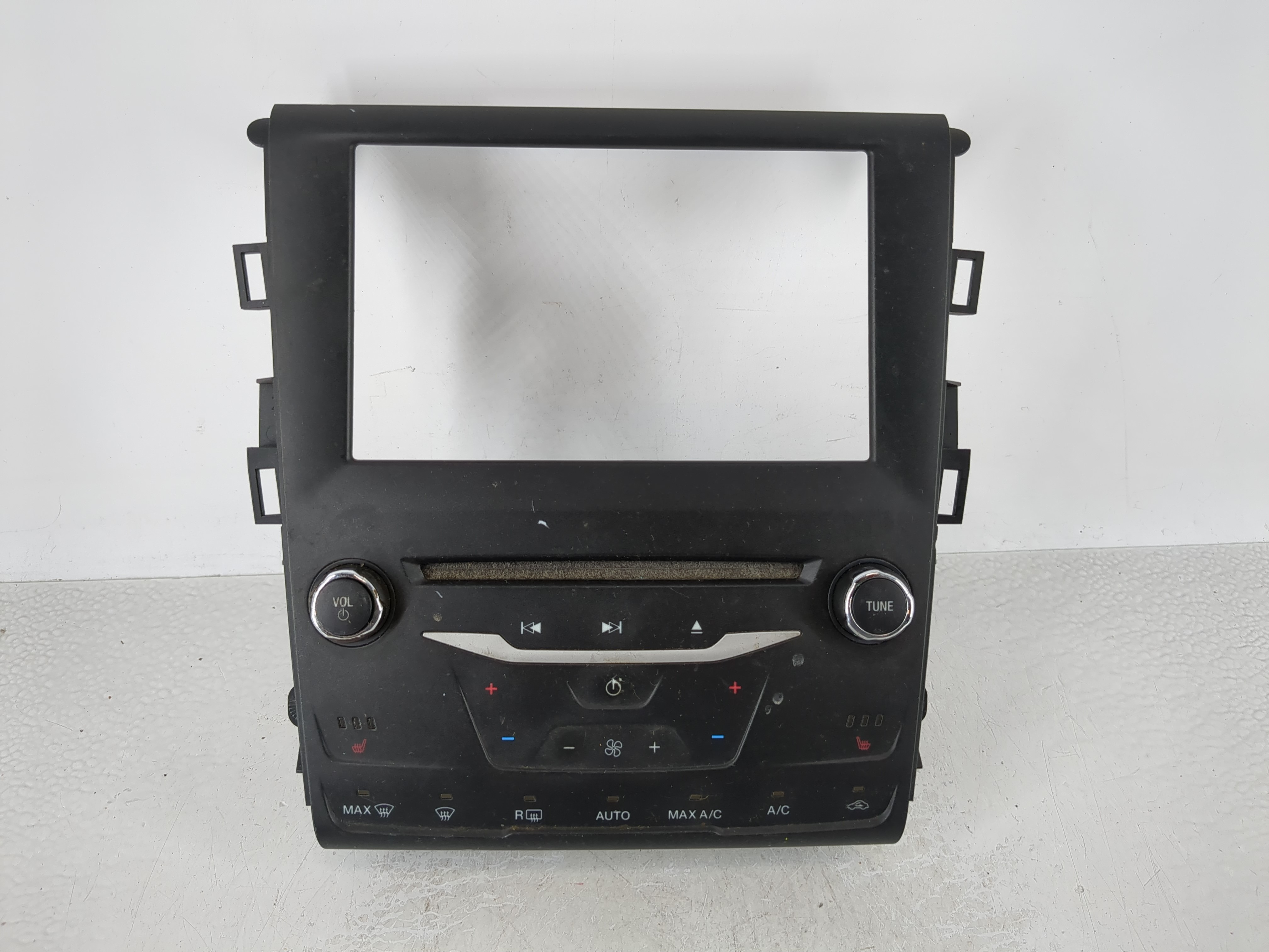 2015-2015 Ford Fusion Am Fm Cd Player Radio Receiver 1129571 - Oemusedautoparts1.com