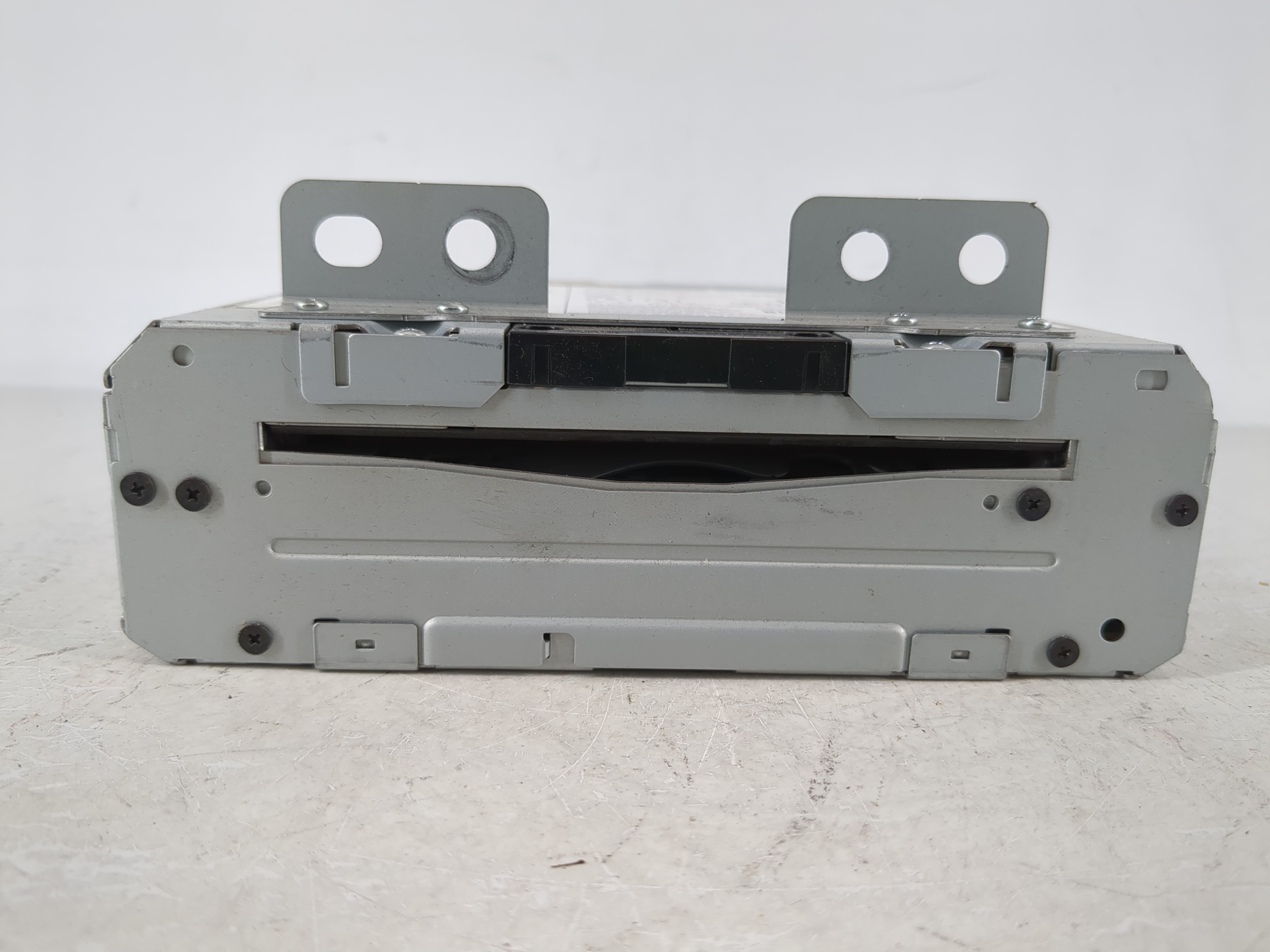 Picture of Gmc Yukon Xl 1500 Am Fm Cd Player Radio Receiver 1129580