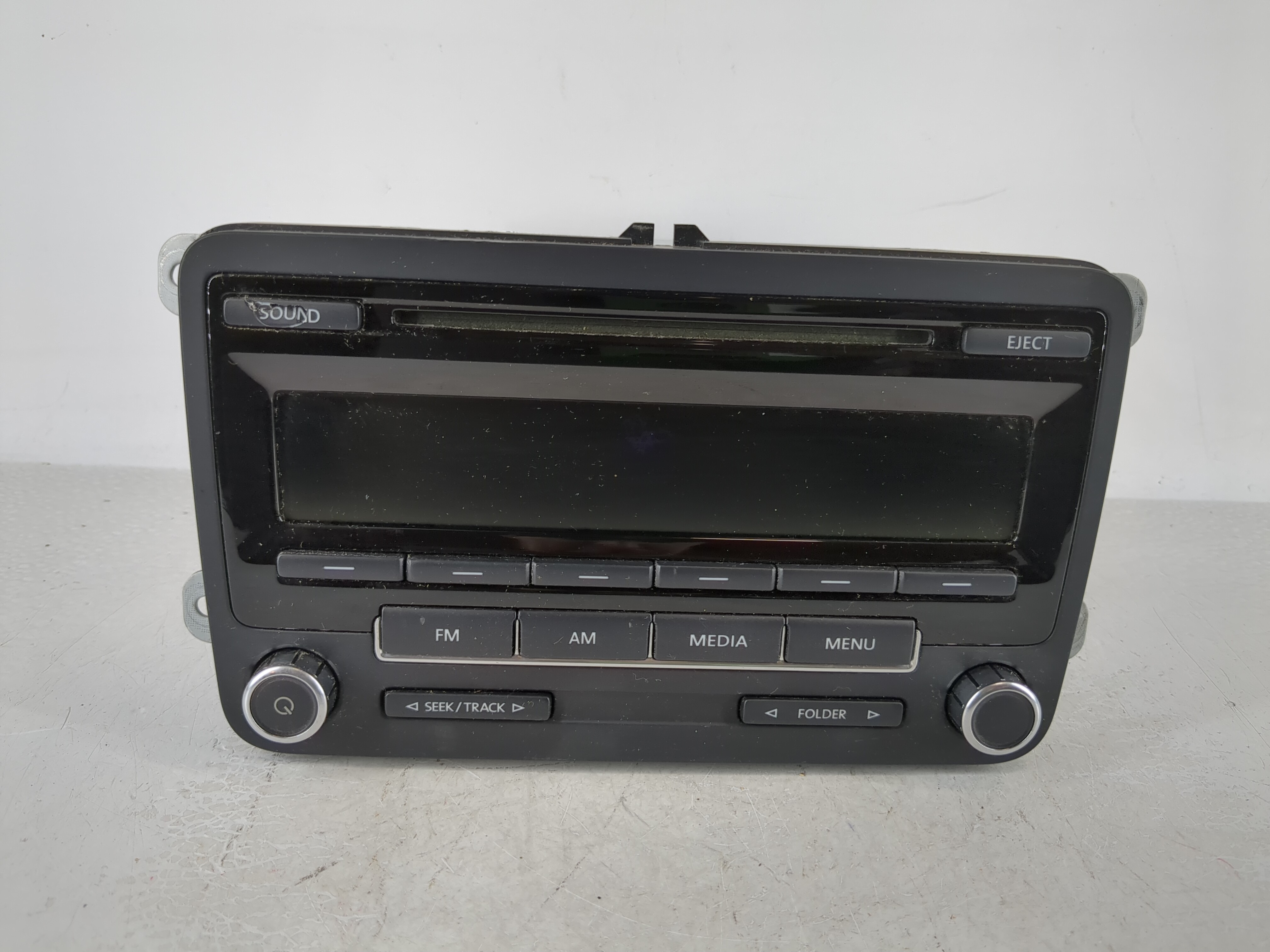 2012-2016 Volkswagen Beetle Am Fm Cd Player Radio Receiver 1129695 - Oemusedautoparts1.com