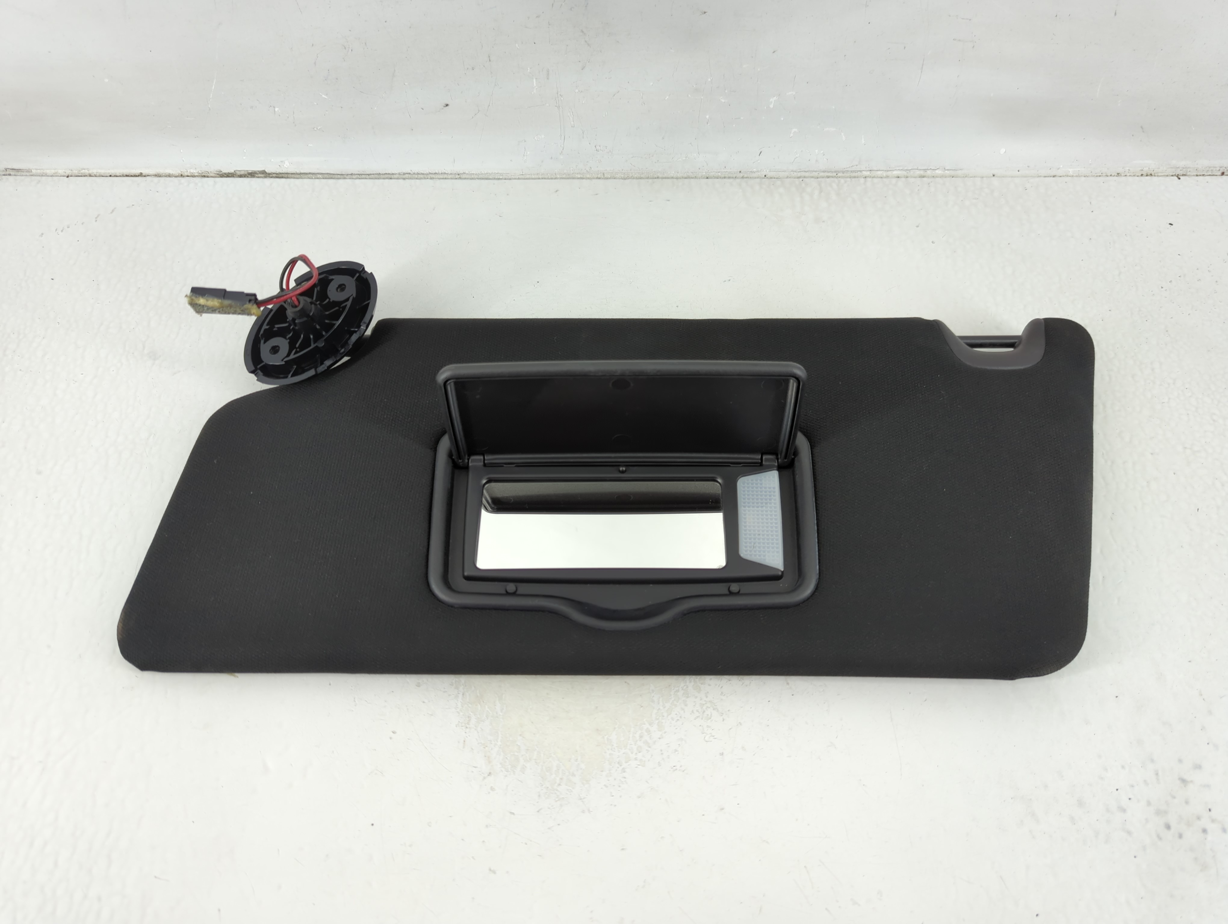 2016 Ford Explorer Driver Sun Visor Mirror Left Sunvisor Black 1129704 - Oemusedautoparts1.com