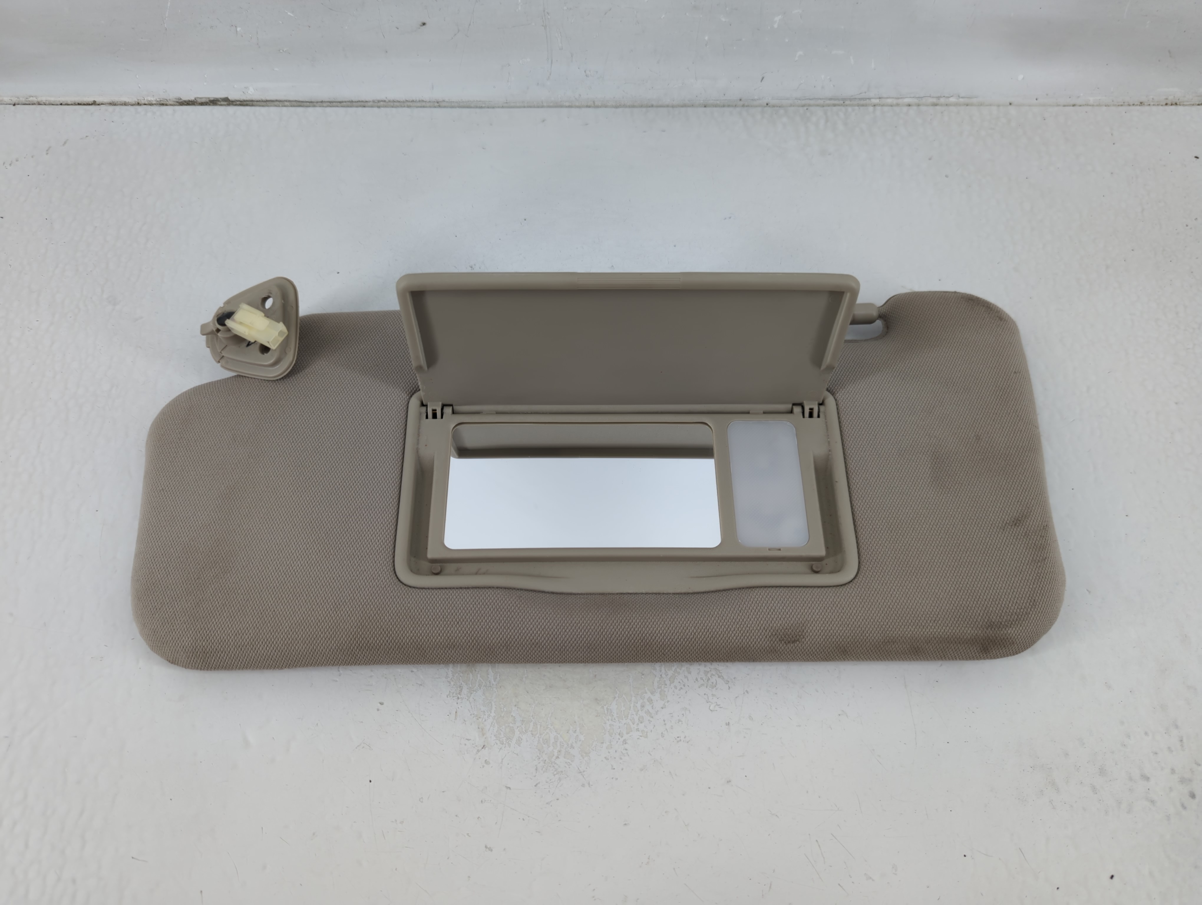 2009-2014 Nissan Murano Driver Sun Visor Mirror Left Sunvisor Beige 1129707 - Oemusedautoparts1.com
